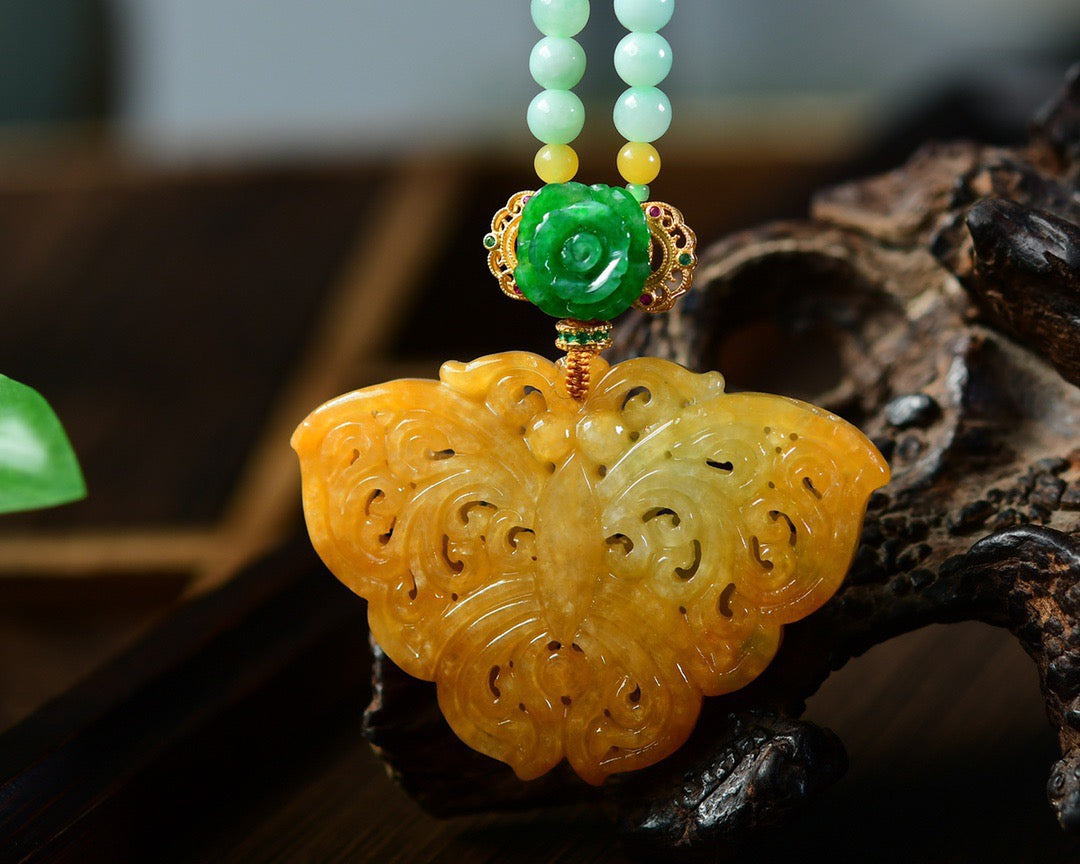 A1795 Exquisite Yellow Jadeite Carved Butterfly Pendant w Beads Necklace