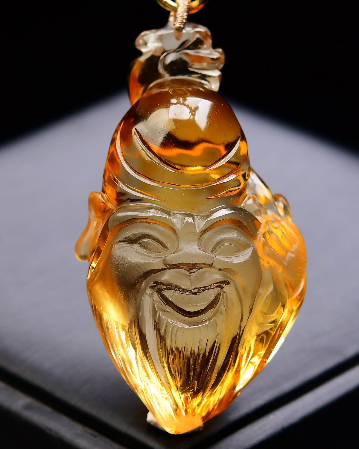 A1800 Exquisite Yellow Crystal Carved Longevity Taoism Deity Pendant w Beads Necklace