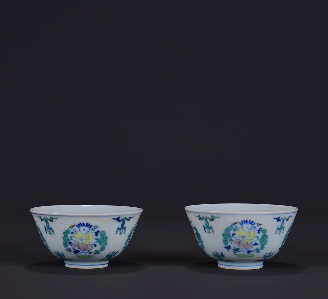 A Pair Chinese Chenghua Dou Cai Kid Design Porcelain Cups