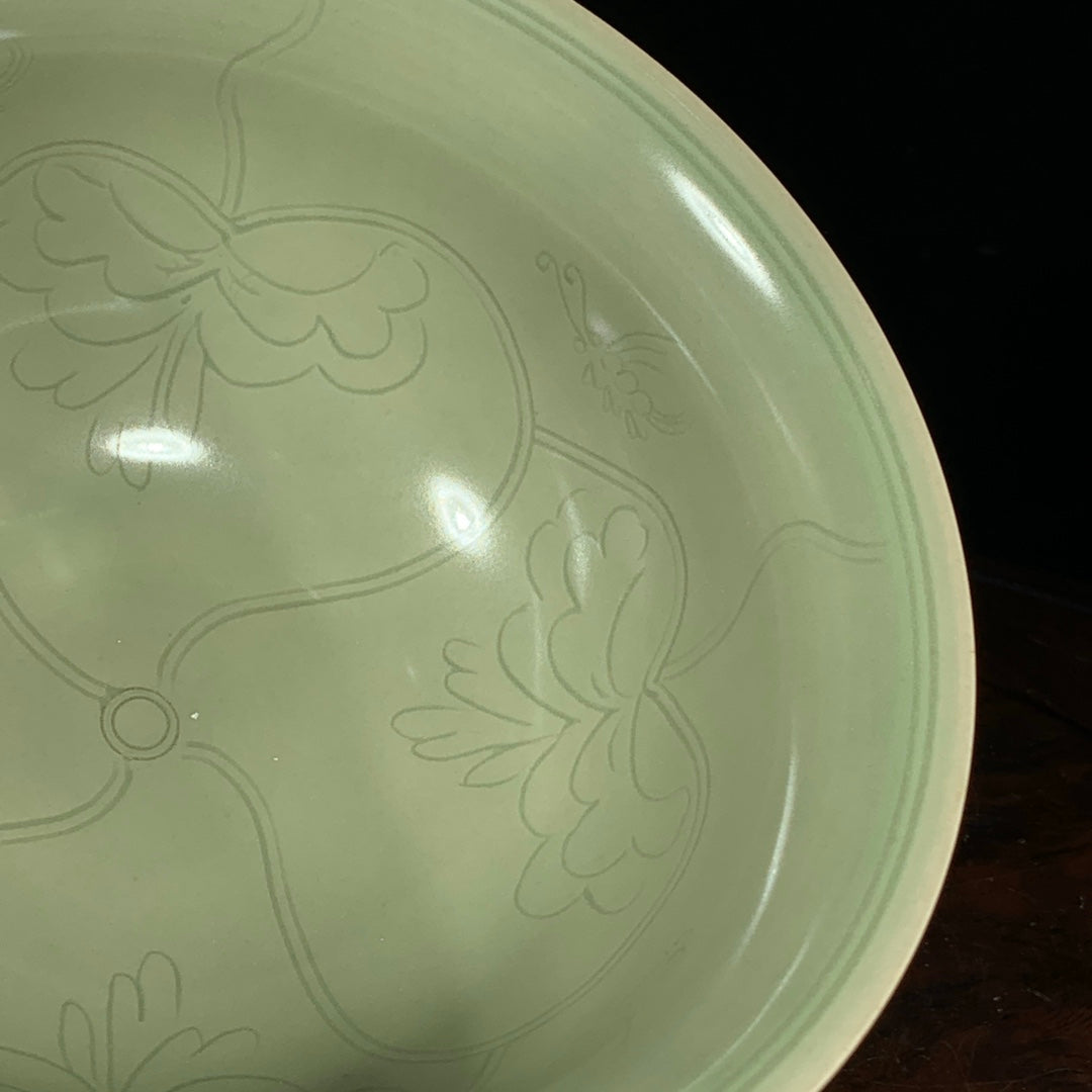 Chinese Yue Kiln Green Glaze Porcelain Bowl