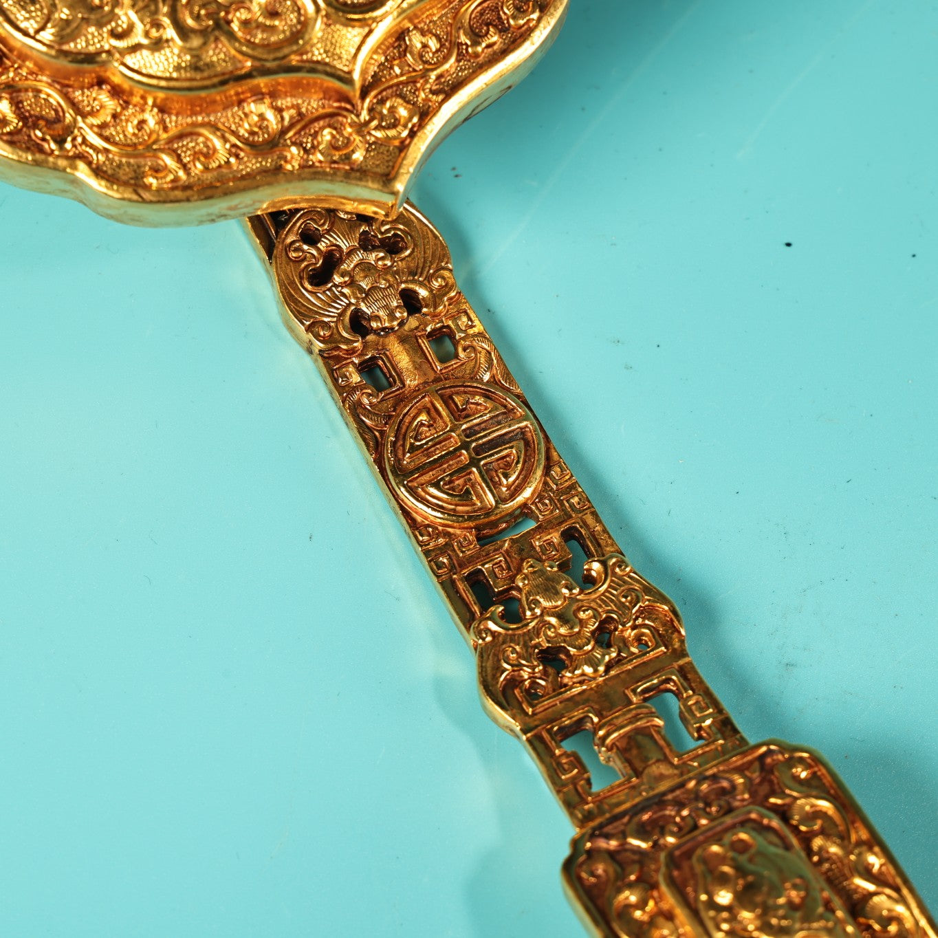 A0069 Vintage Chinese Gilt Gold Copper Low Relief Bat Design Ruyi Scepter