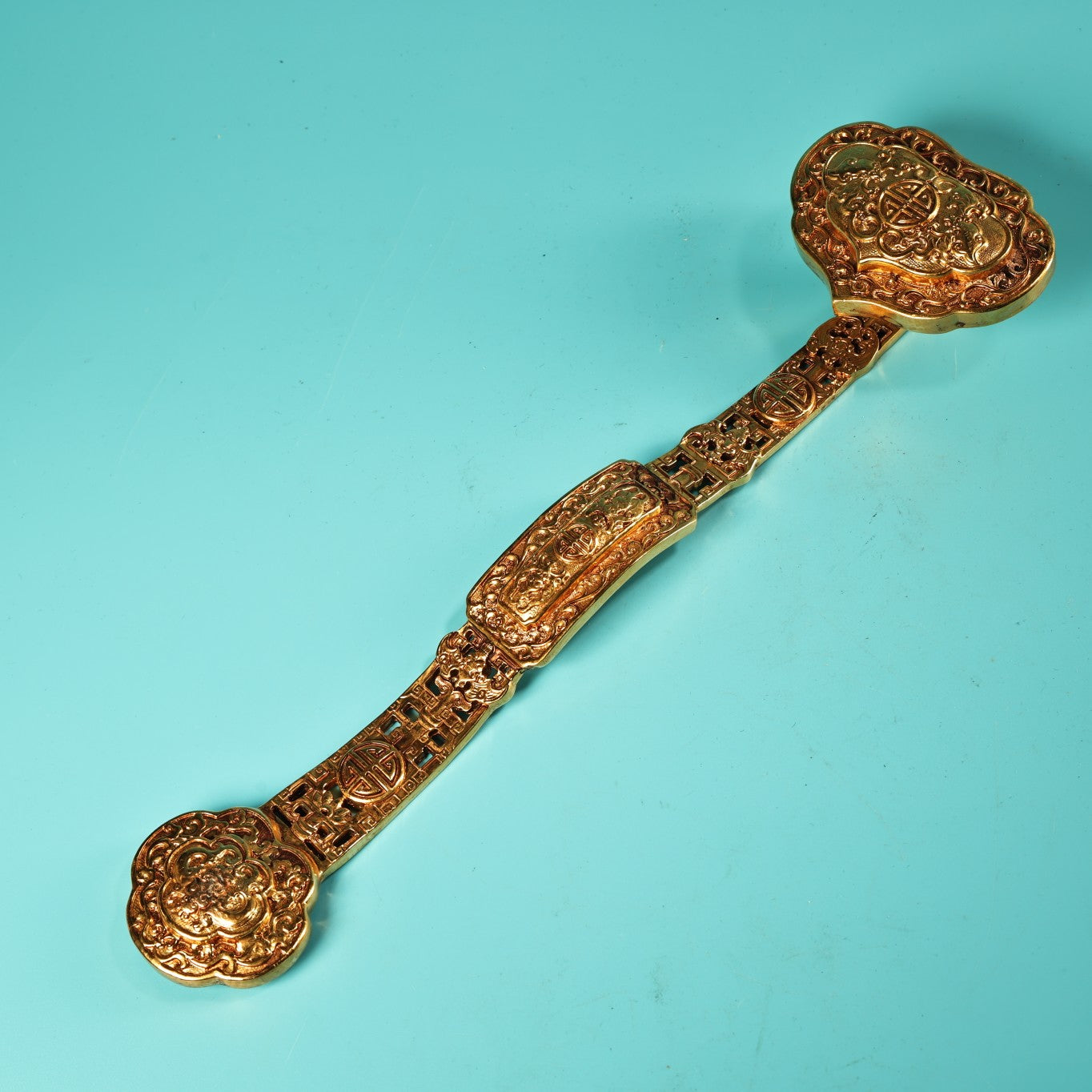 A0069 Vintage Chinese Gilt Gold Copper Low Relief Bat Design Ruyi Scepter