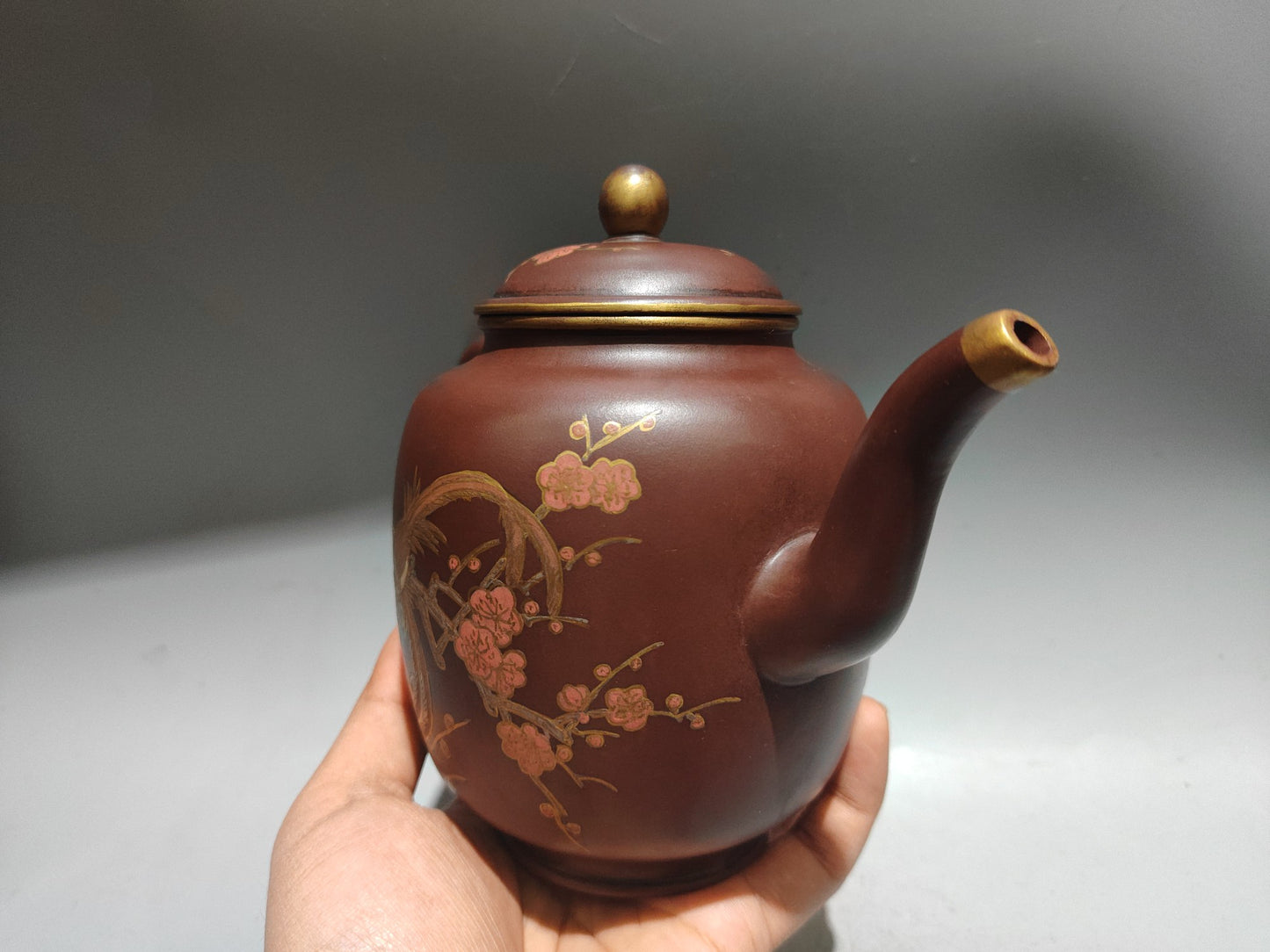 A0088 Chinese Gilt Gold Flower Bird Design Yixing Zisha Clay Teapot w Artist Signed