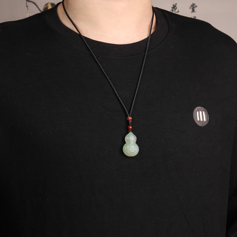 A0113 Chinese Natural Green Hetian Jade Gourd Pendant
