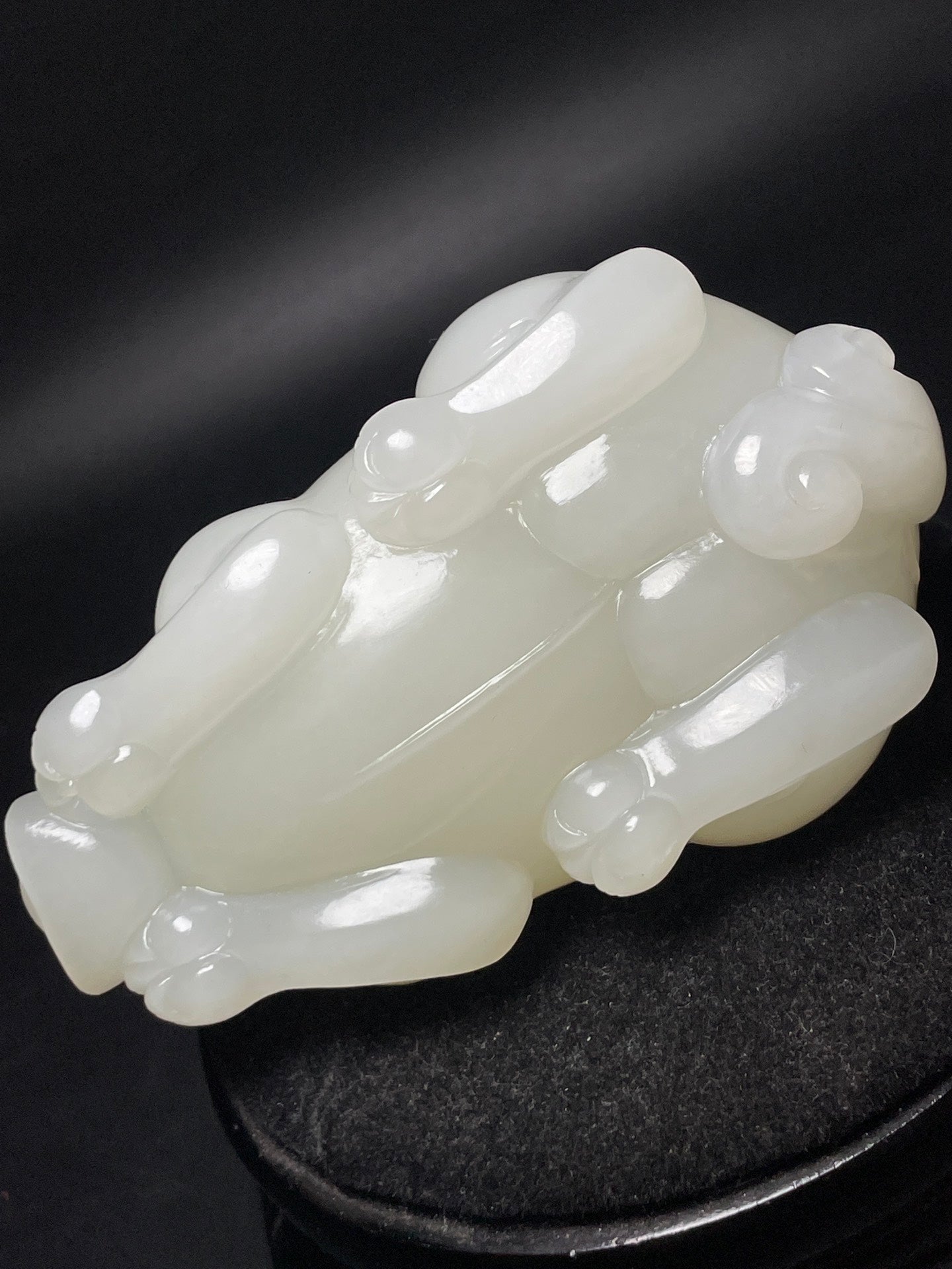 A0183 Superb Chinese Hetian Jade Carved Fortune Pixiu Statue