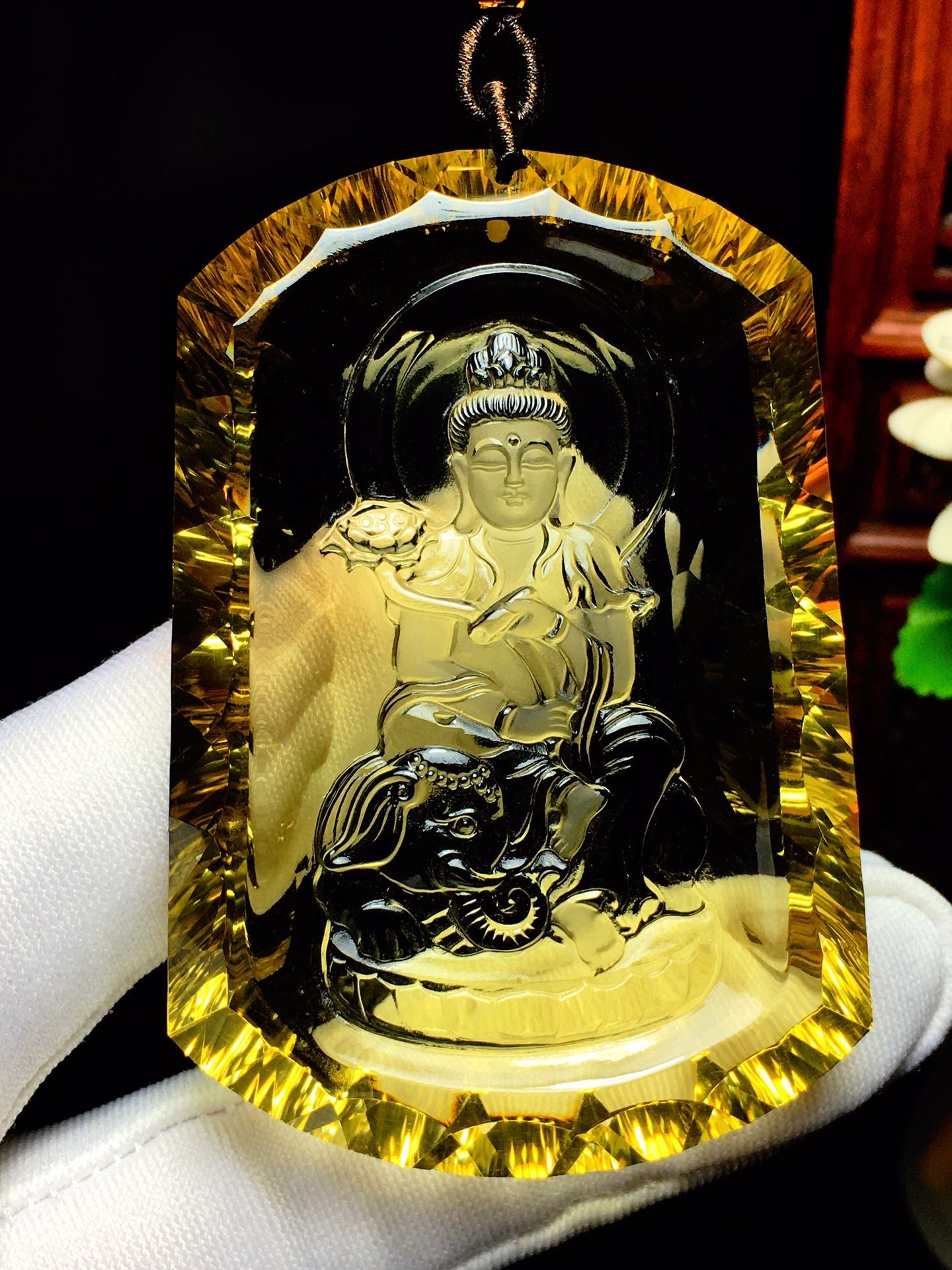 A0237 Natural Yellow Crystal Carved Samantabhadra Bodhisattva Pendant