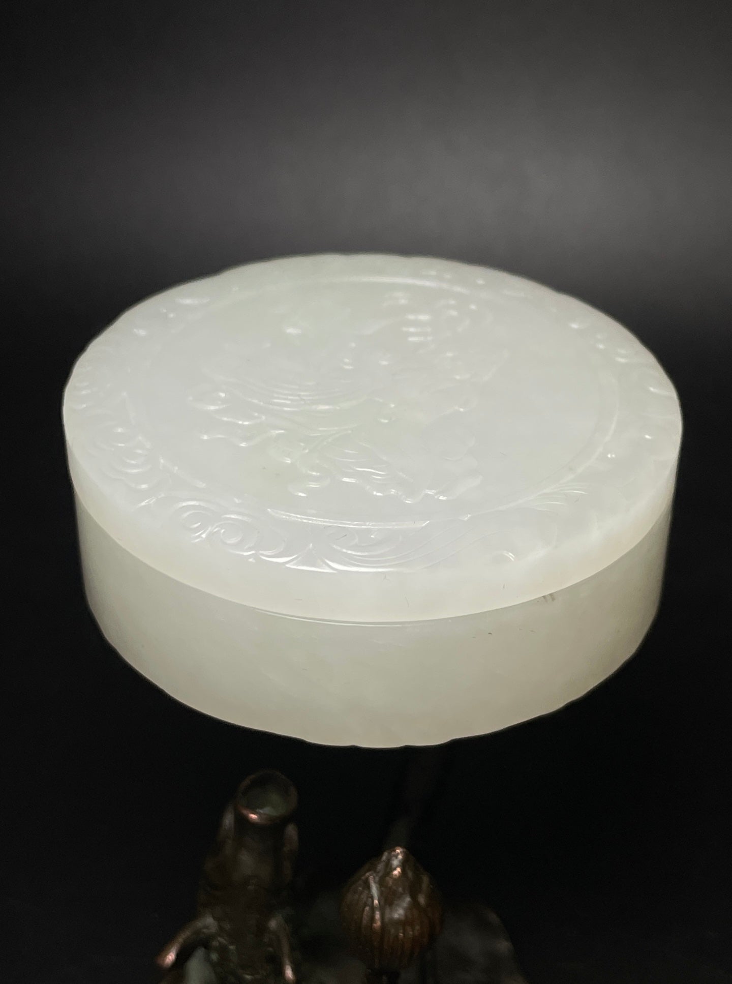 A0250 Superb Chinese Natural Hetian Jade Carved Kwan-yin Design Rouge Box