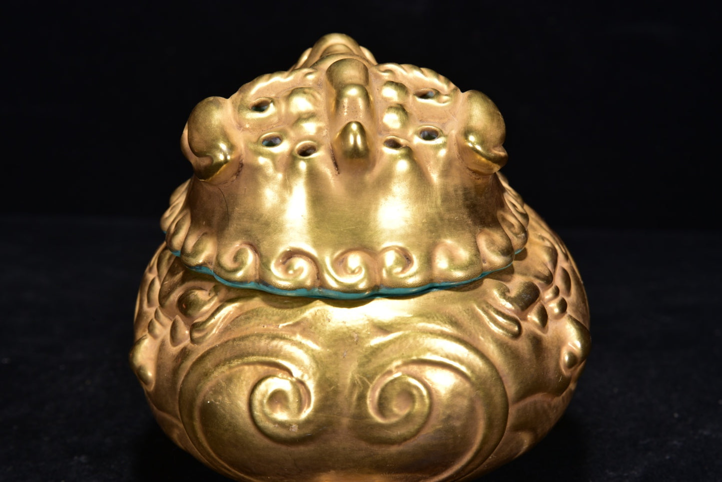 A0302 Chinese Gilt Gold Fortune Pixiu Shape Porcelain Incense Burner