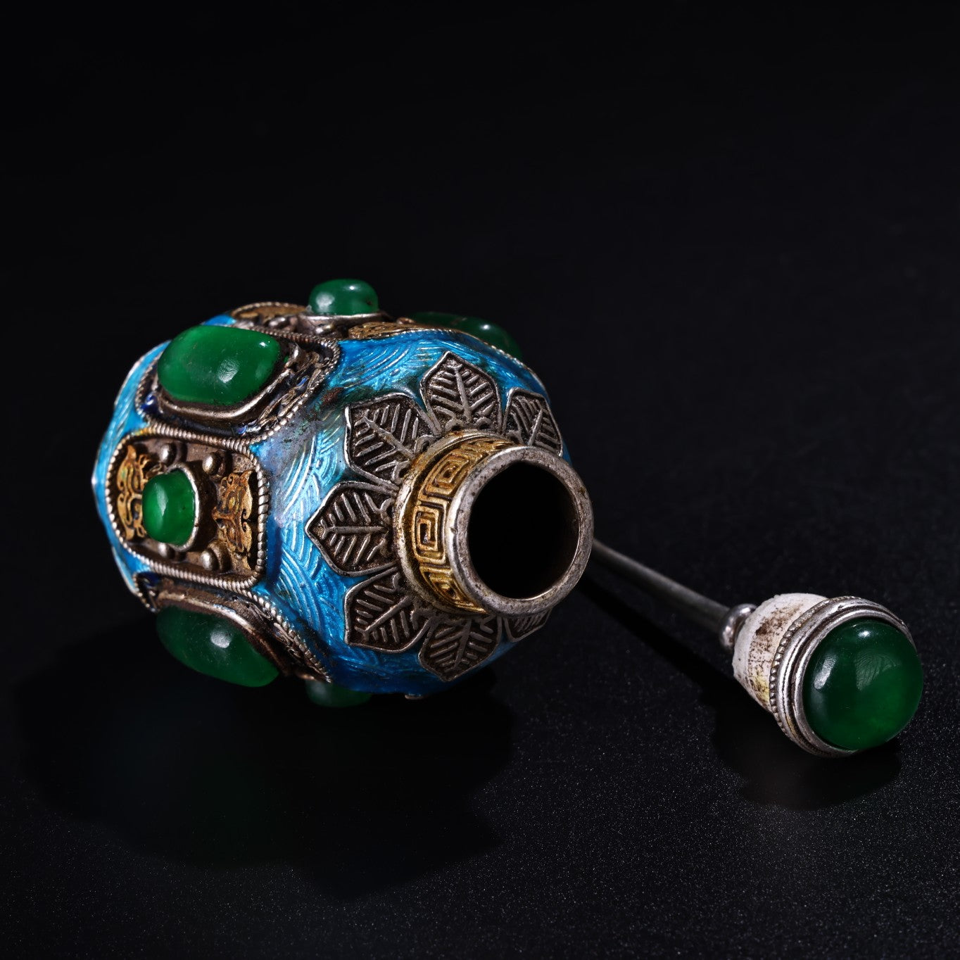 A0313 Old Chinese Plated Silver Enamel Inlay Green Jade Snuff Bottle