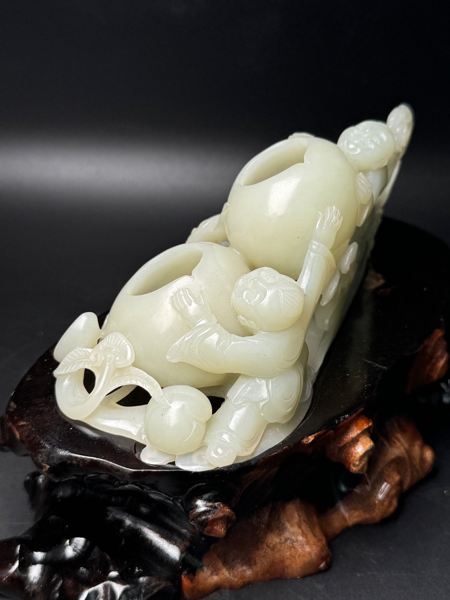A0368 Chinese Natural Hetian Jade Carved Kid & Peach Brush Washer