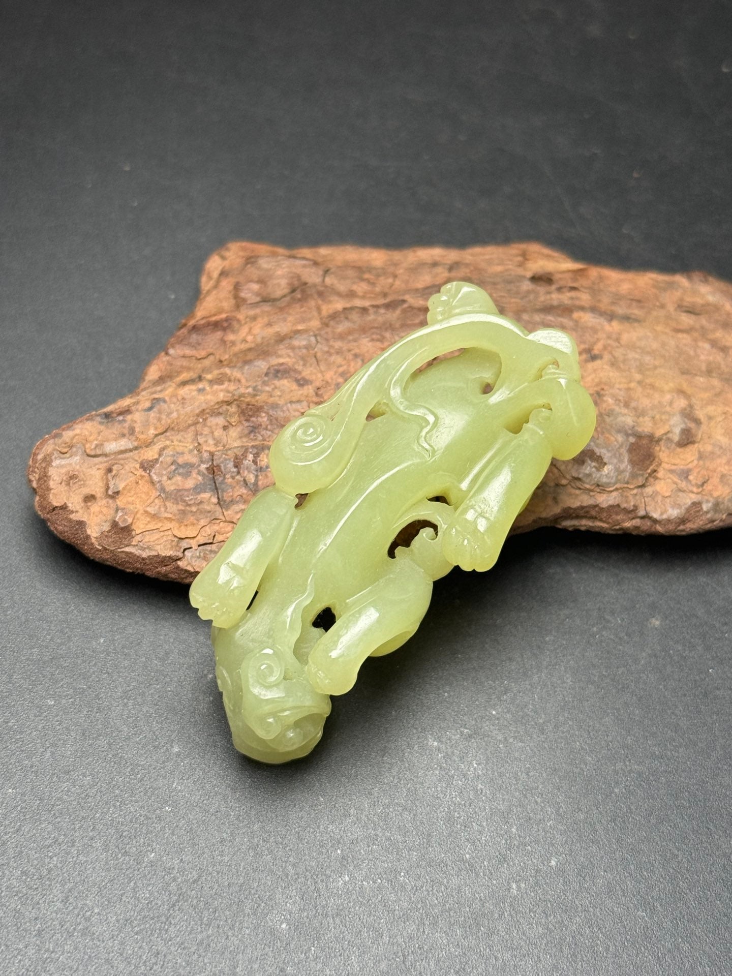 A0383 Chinese Natural Yellow Hetian Jade Carved Chi Dragon Statue