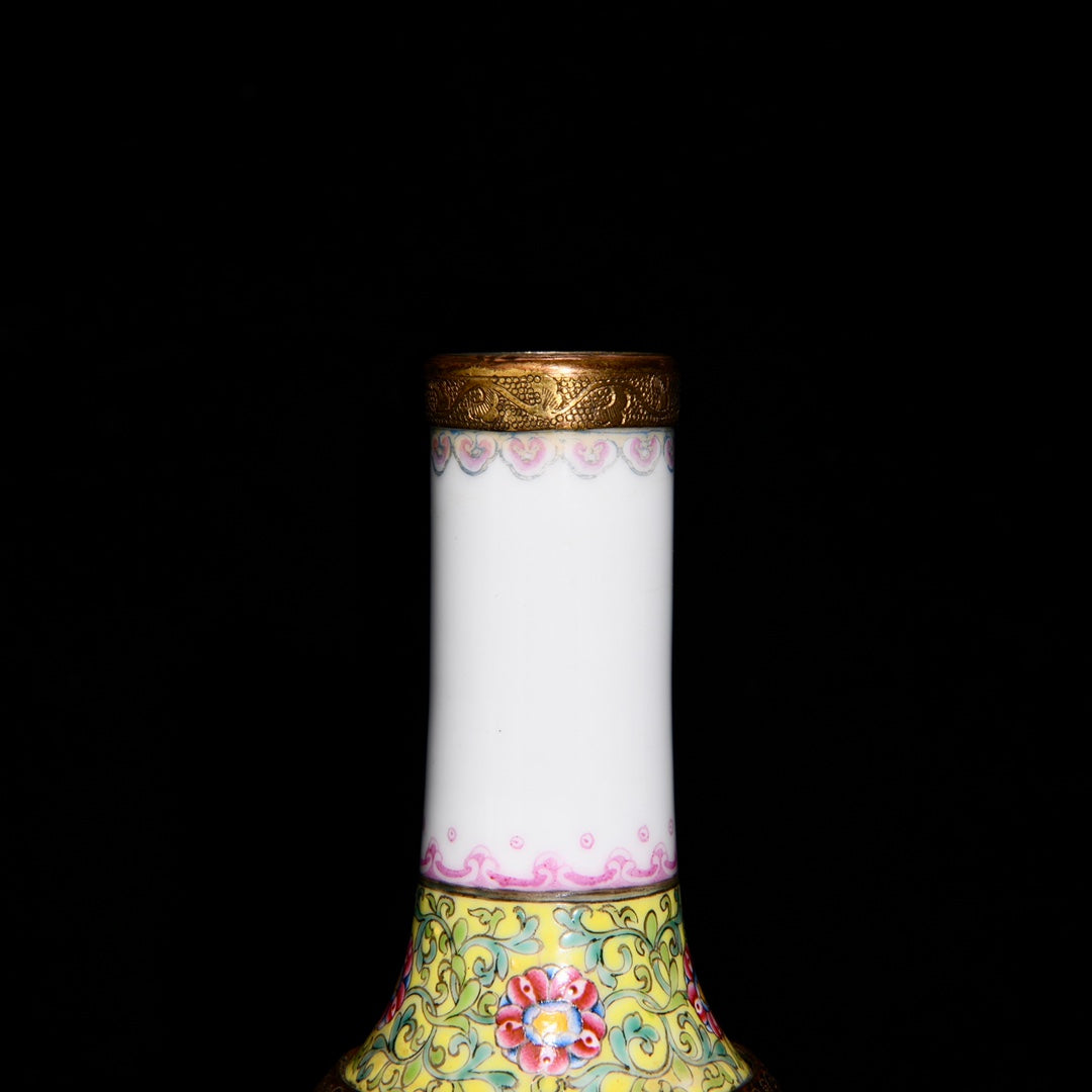 A0386 Chinese Gilt Edge Famille Rose Eighteen Arhat Design Porcelain Vase w Gilt Gold Bronze Base