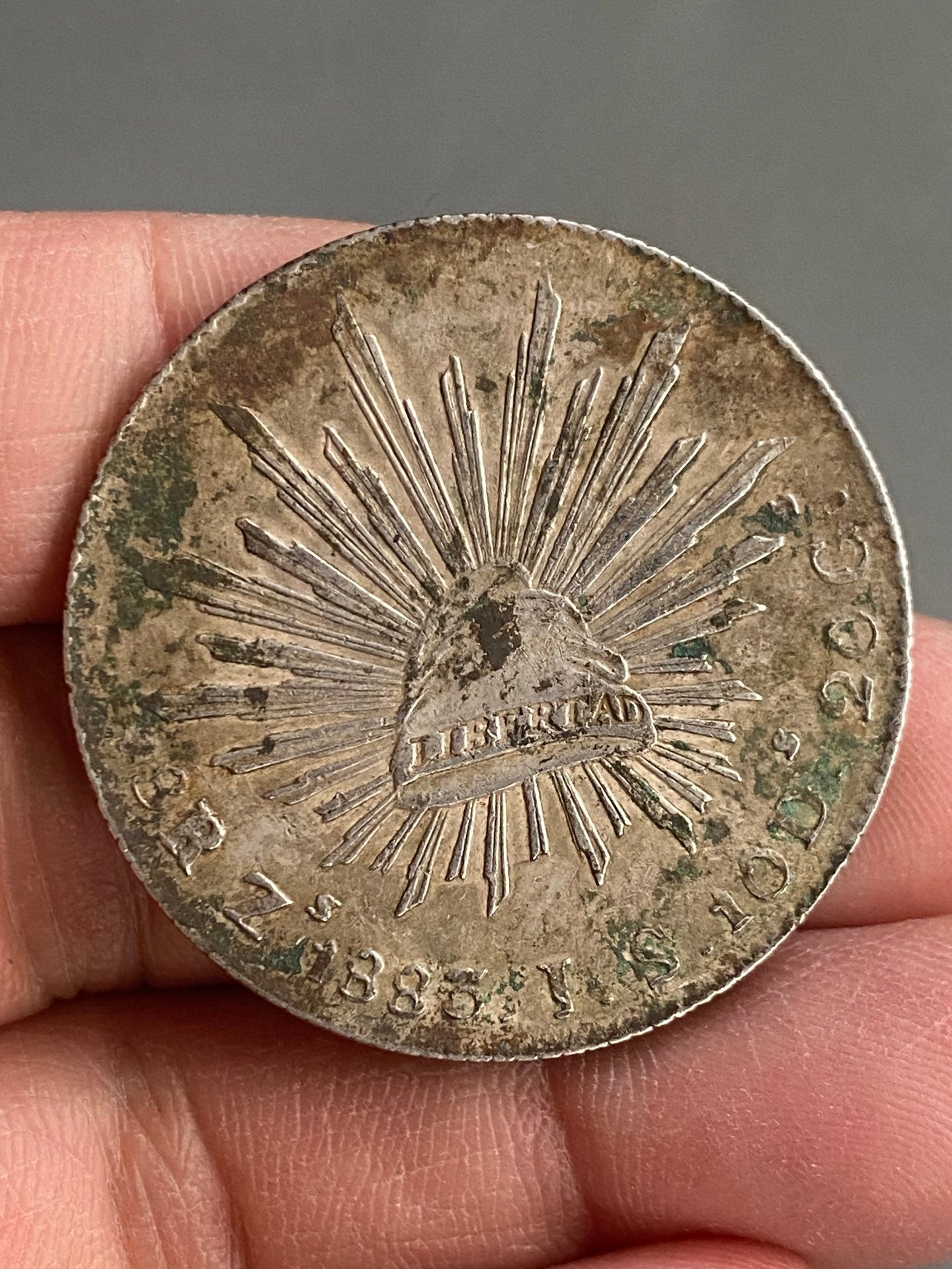 A0392 Vintage Pure Silver Coin