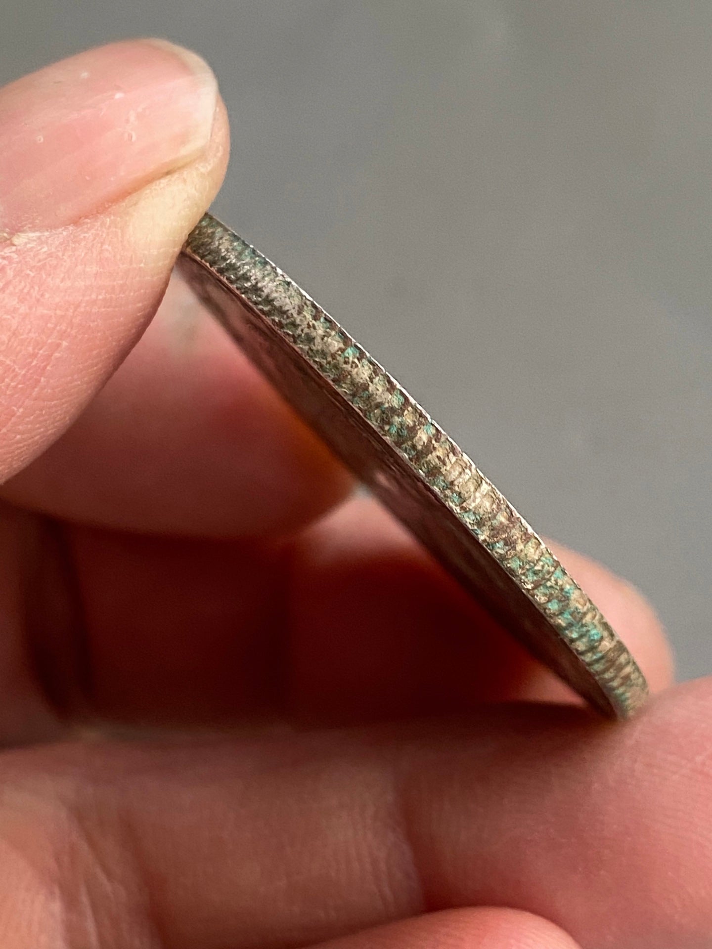 A0392 Vintage Pure Silver Coin