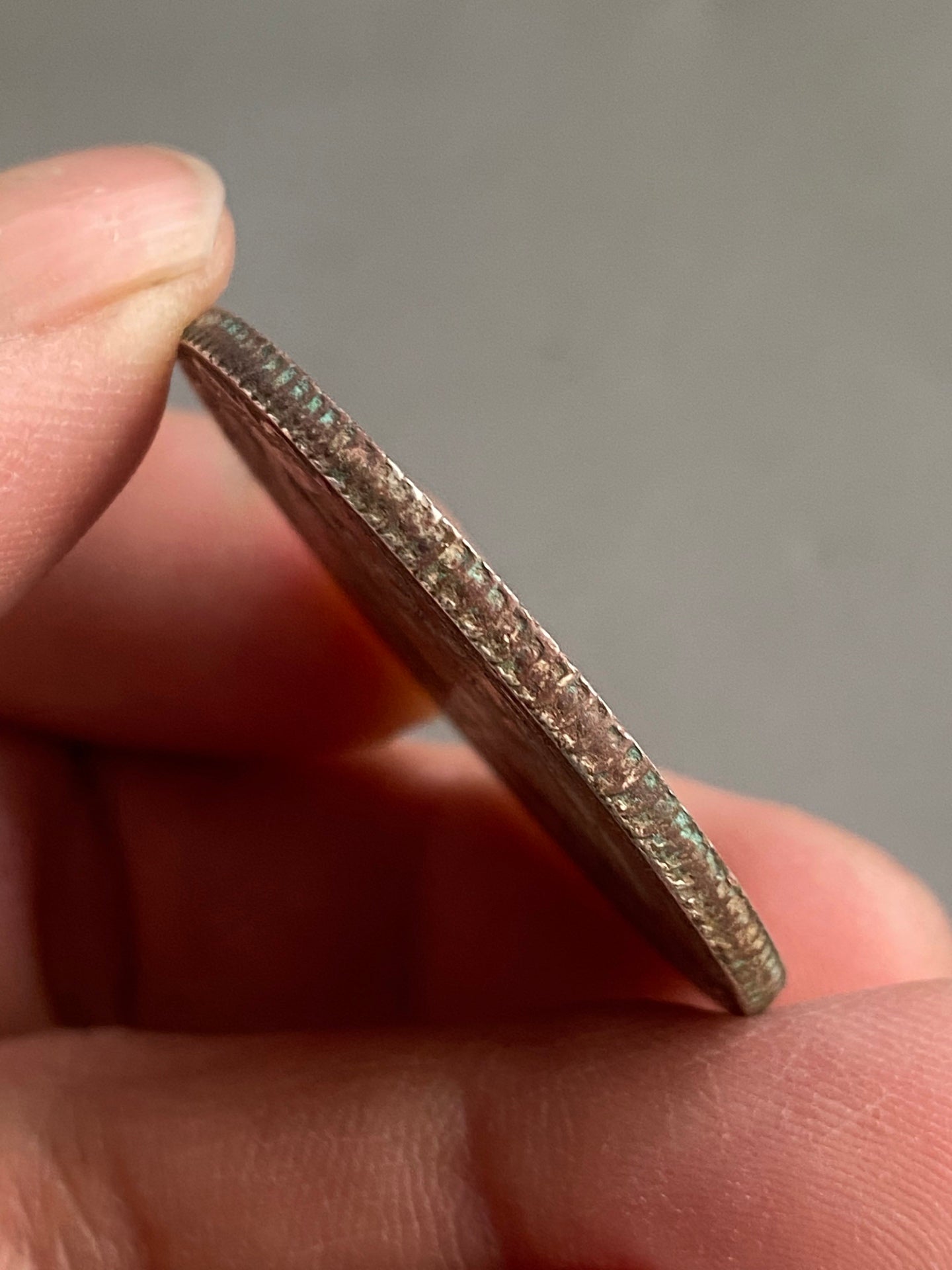 A0392 Vintage Pure Silver Coin