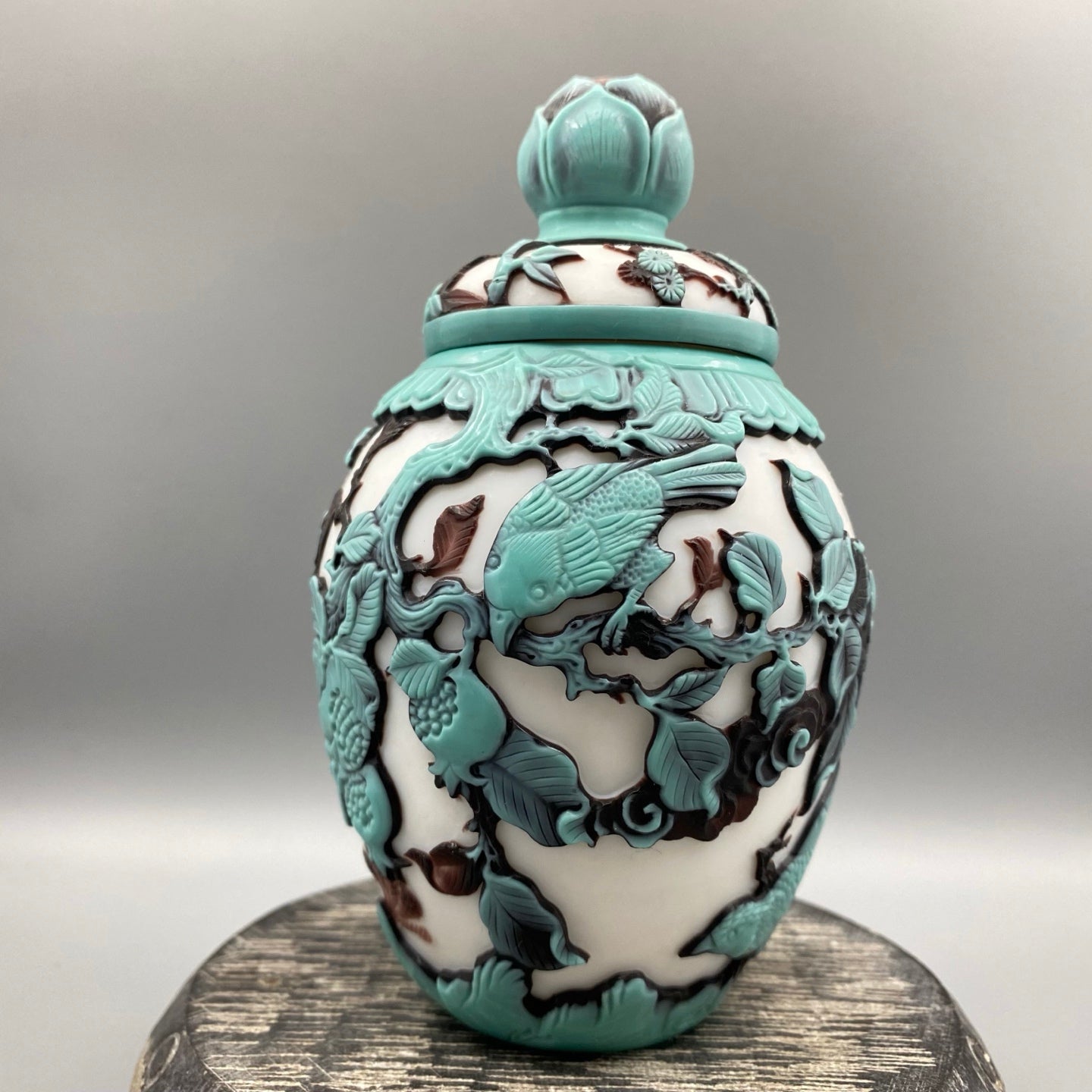 A0433 Old Chinese Peking Glass Low Relief Bird & Pomegranate Design Pot