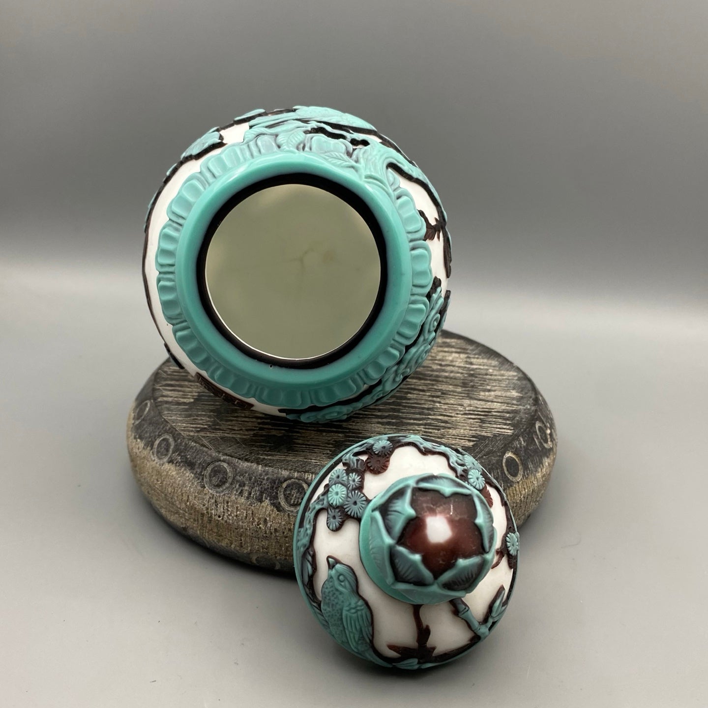 A0433 Old Chinese Peking Glass Low Relief Bird & Pomegranate Design Pot