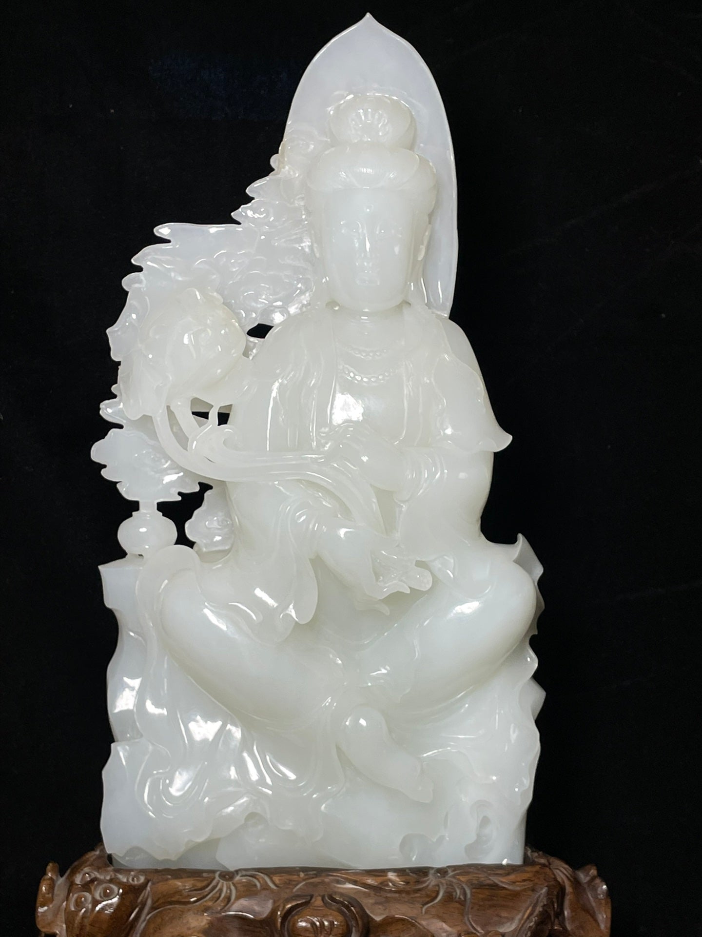 A0443 Superb Chinese Natural Hetian Jade Lotus Flower Kwan-yin Statue