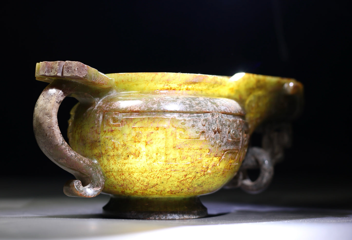 A0462 Vintage Chinese Hetian Jade Low Relief Chi Dragon Wine Cup