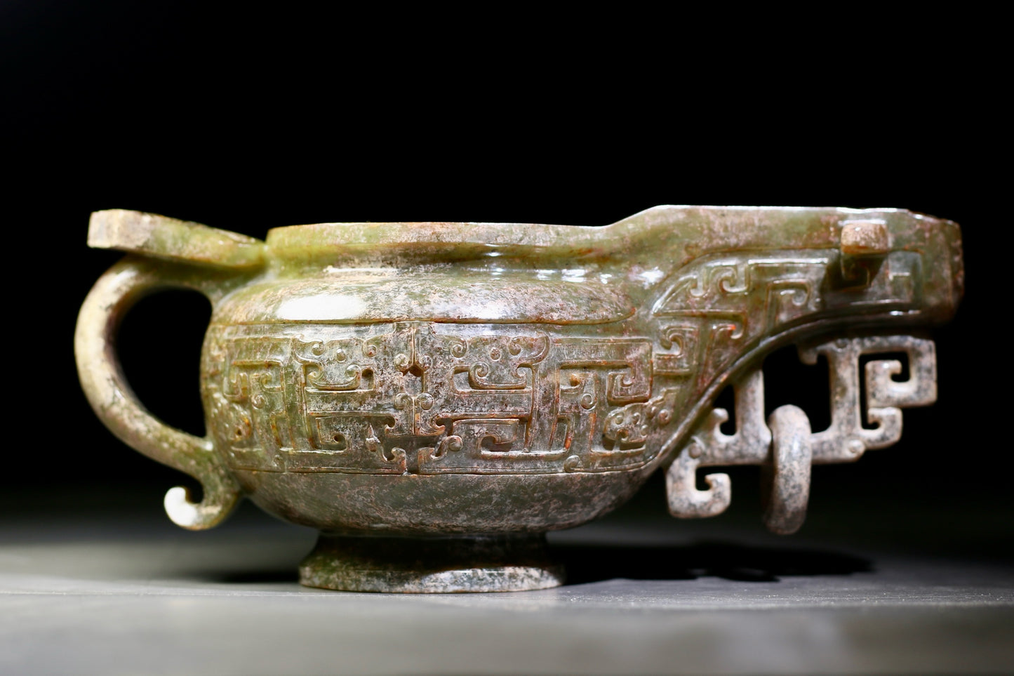A0462 Vintage Chinese Hetian Jade Low Relief Chi Dragon Wine Cup