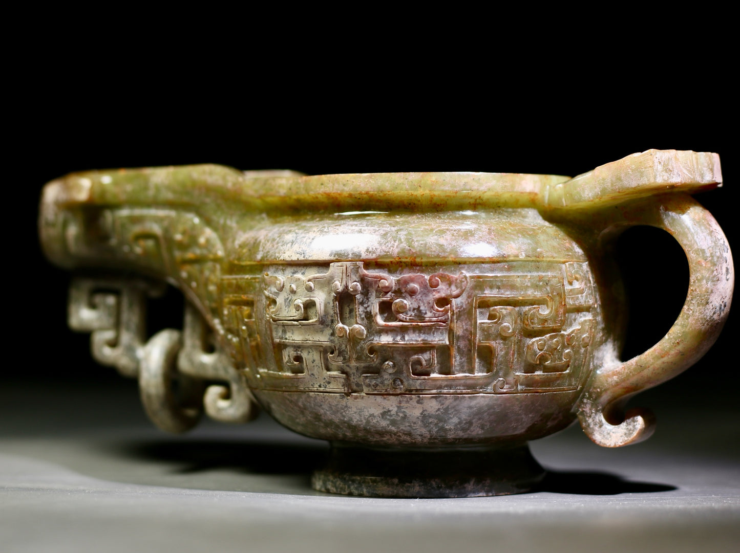 A0462 Vintage Chinese Hetian Jade Low Relief Chi Dragon Wine Cup