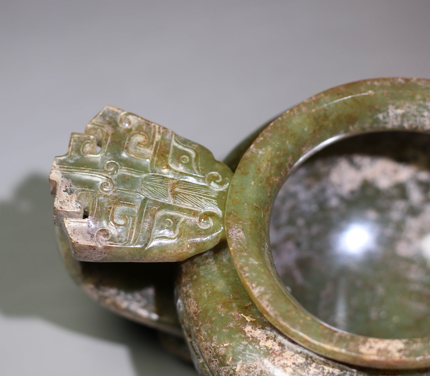 A0462 Vintage Chinese Hetian Jade Low Relief Chi Dragon Wine Cup