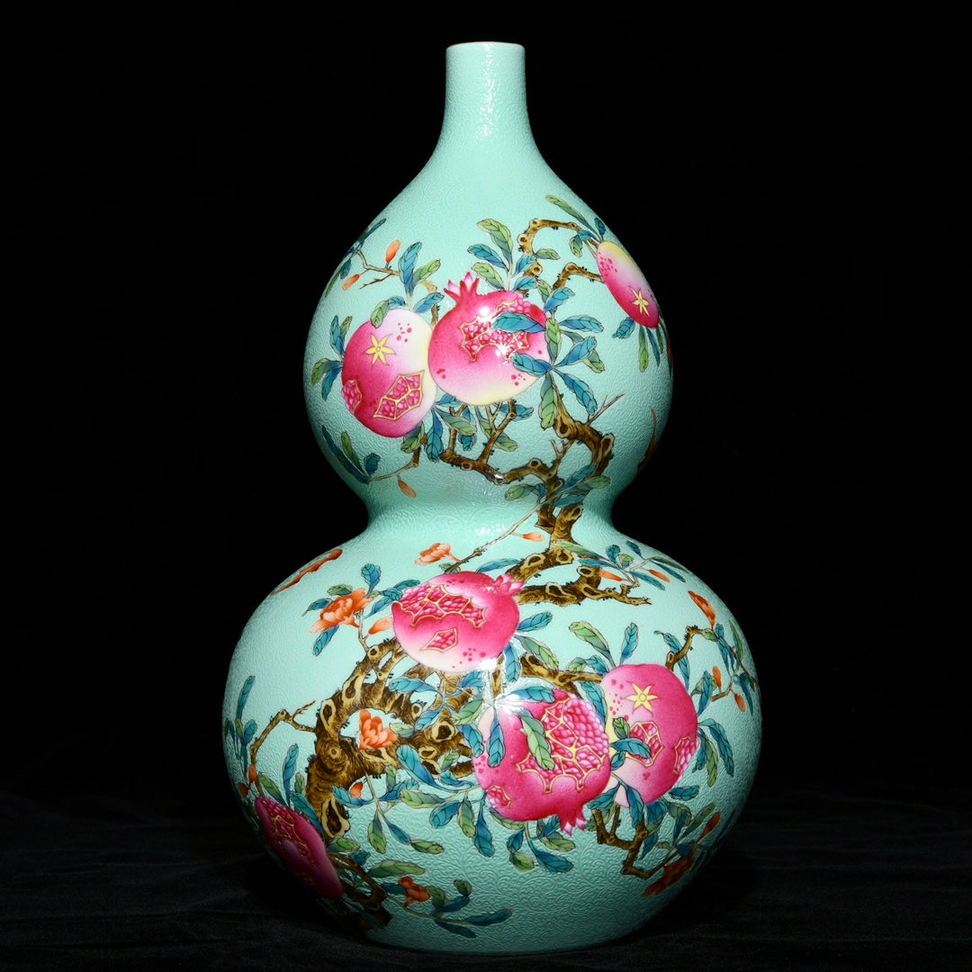 A0473 Chinese Green Glaze Famille Rose Pomegranate Design Gourd Porcelain Vase