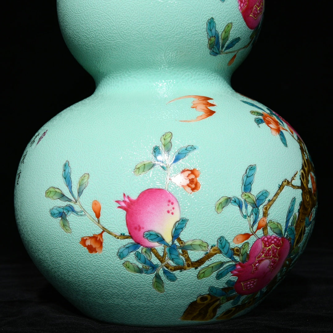 A0473 Chinese Green Glaze Famille Rose Pomegranate Design Gourd Porcelain Vase