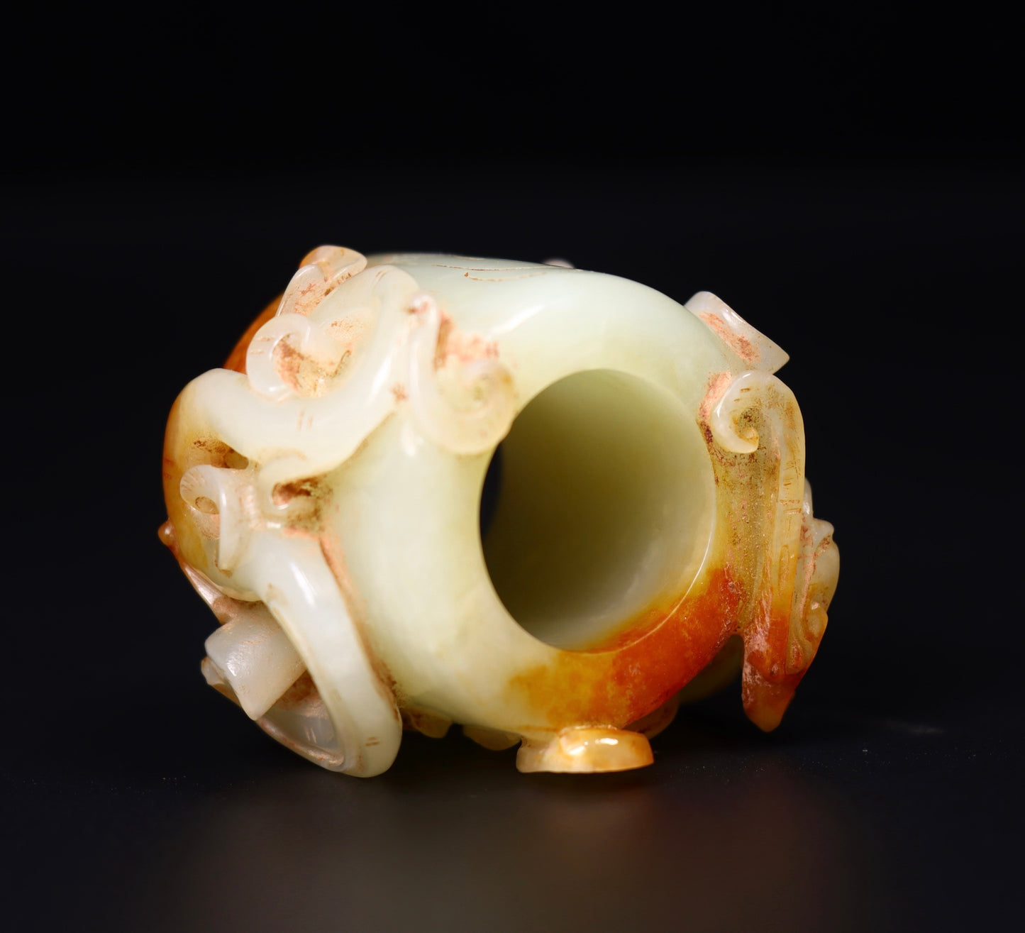 A0477 Vintage Chinese Hetian Jade High Relief Chi Dragon Thumb Ring
