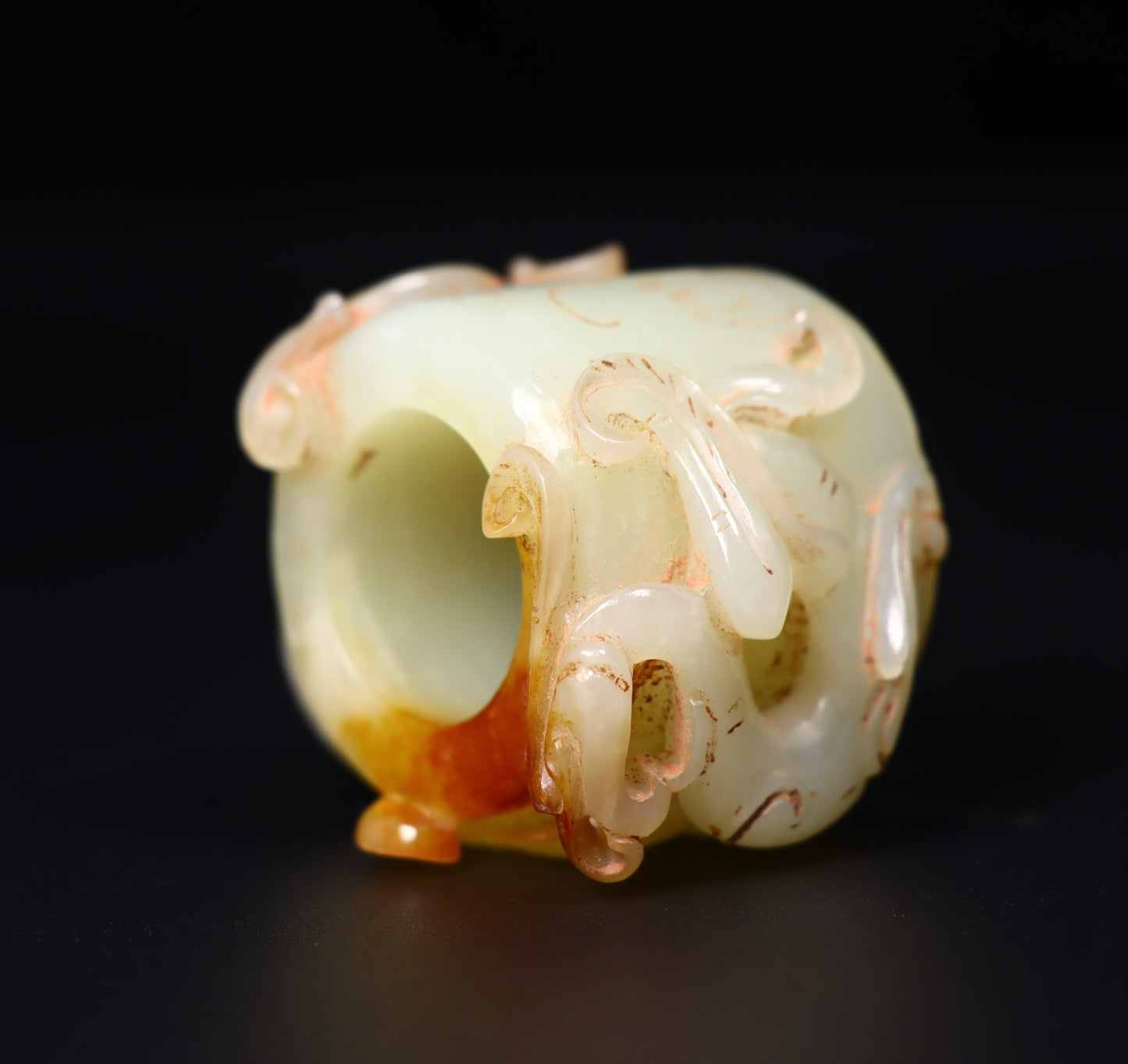 A0477 Vintage Chinese Hetian Jade High Relief Chi Dragon Thumb Ring