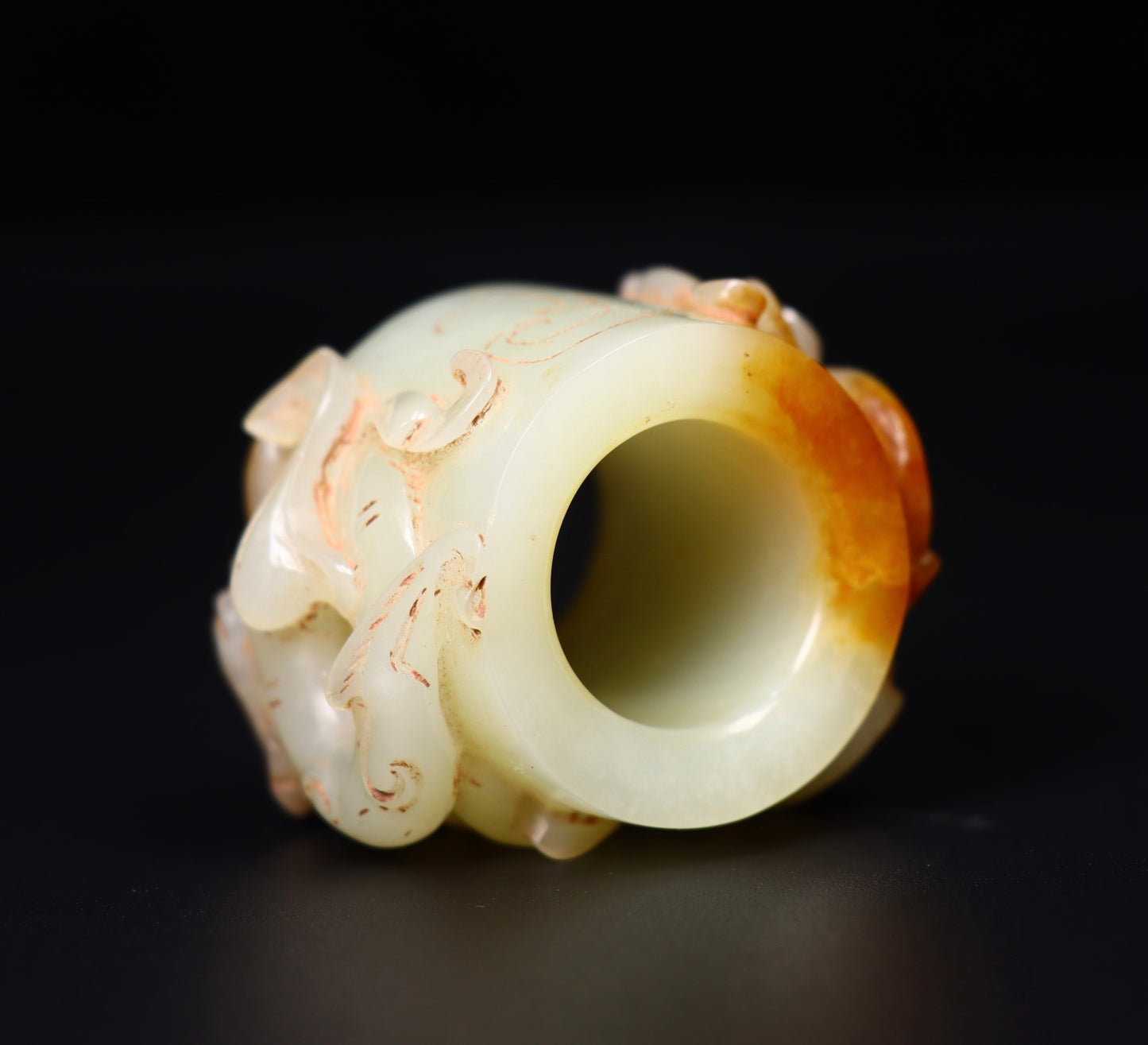 A0477 Vintage Chinese Hetian Jade High Relief Chi Dragon Thumb Ring