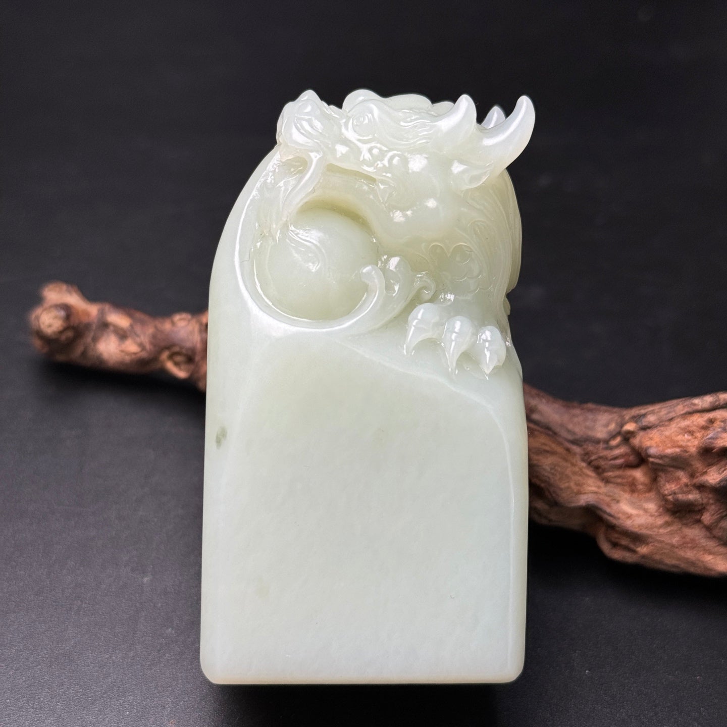 A0479 Chinese Natural Hetian Jade Carved Fortune Dragon Seal