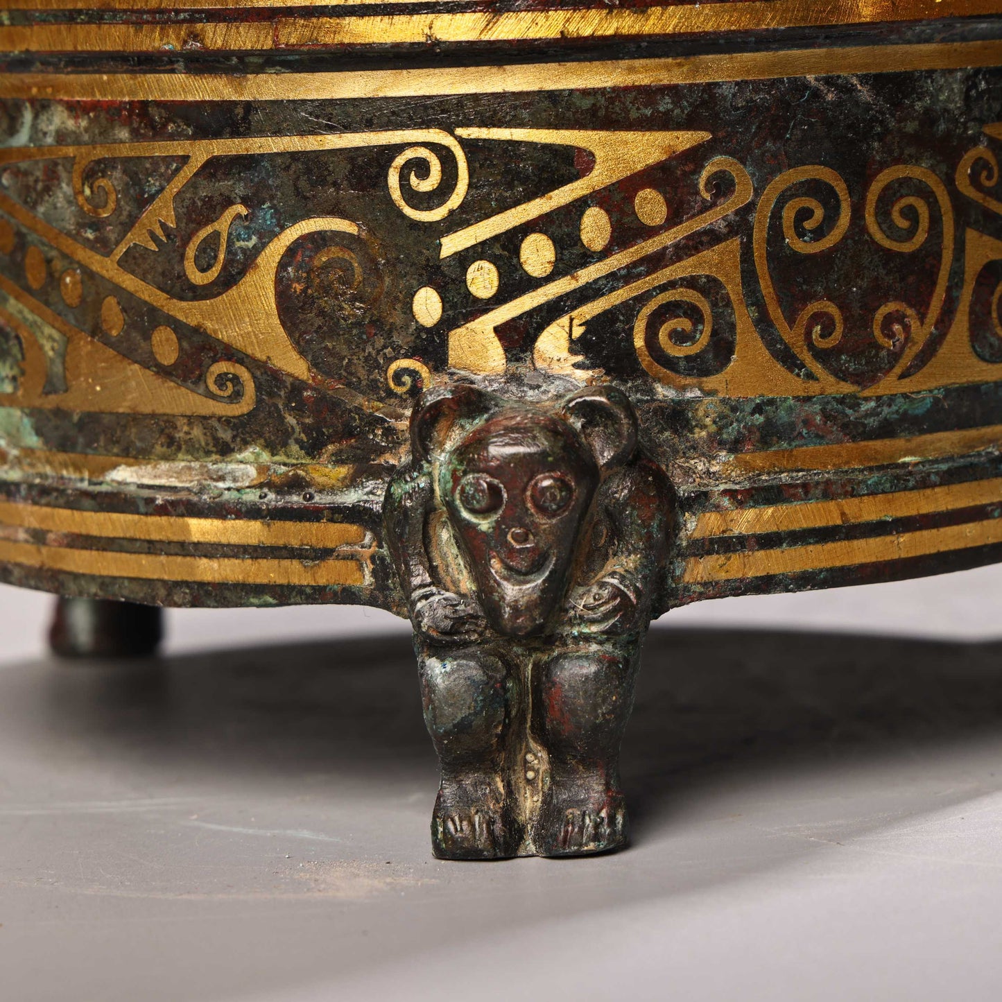 A0484 Vintage Chinese Gilt Gold Bronze Phoenix Pot