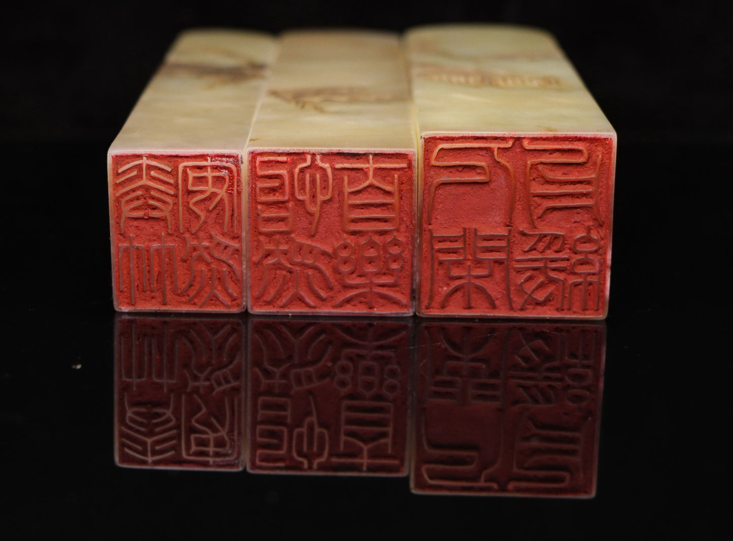 A0486 A Set Three Chinese Shoushan Tianhuang Stone Low Relief Figure Seal Statue w Box