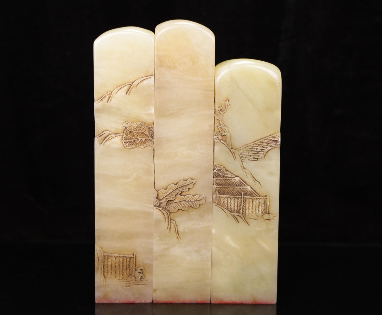 A0486 A Set Three Chinese Shoushan Tianhuang Stone Low Relief Figure Seal Statue w Box