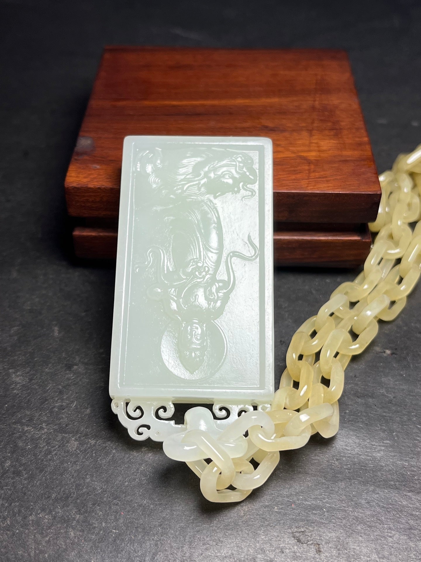 A0487 High Quality Chinese Hetian Jade Hand Carved Kwan-yin & Dragon Pendant w Necklace