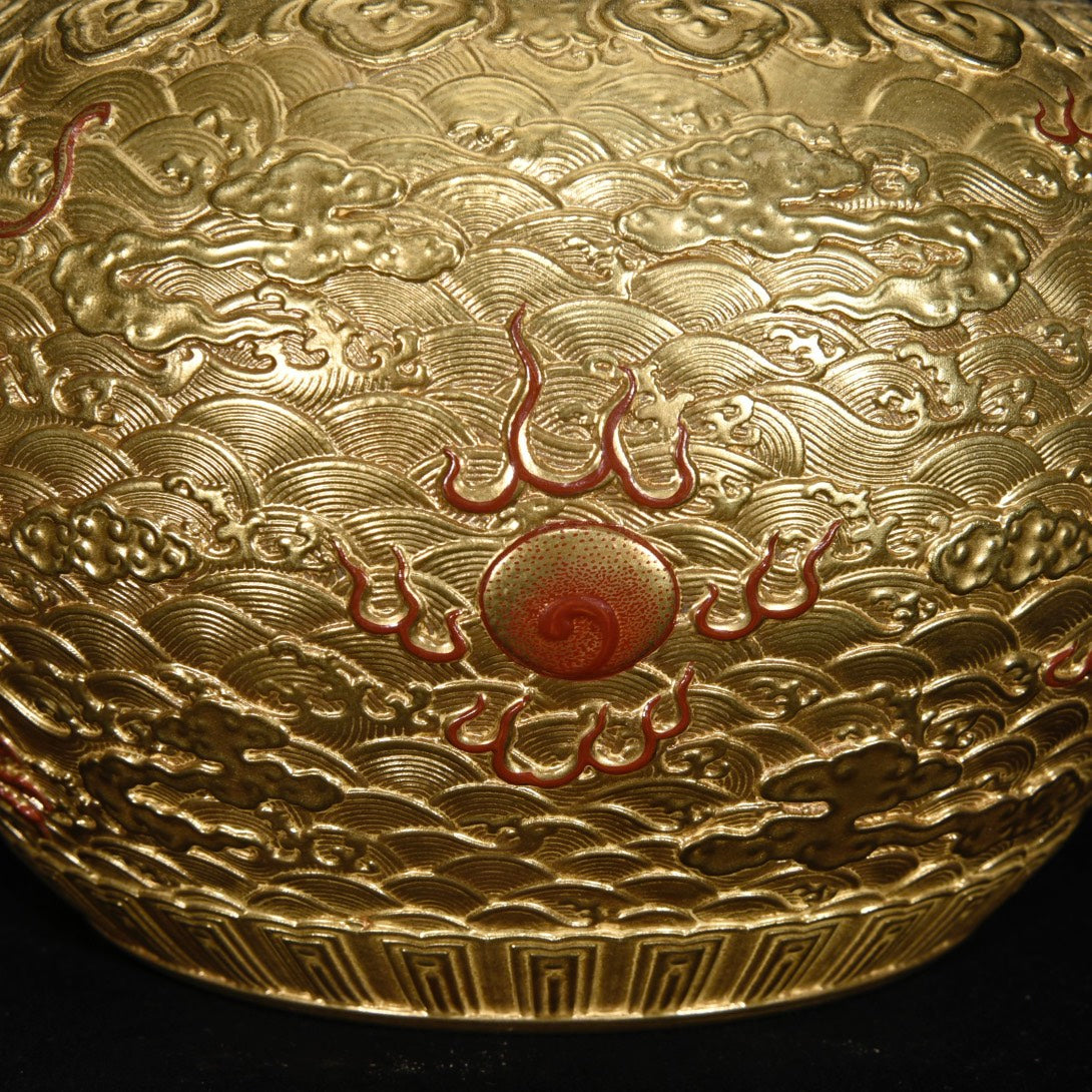 A0490 Chinese Gilt Gold Clouds Dragon Design Porcelain Brush Wsher