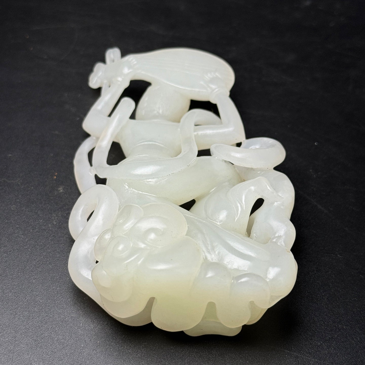 A0494 High Quality Chinese White Hetian Jade Hand Carved Feitian Female Deity Statue