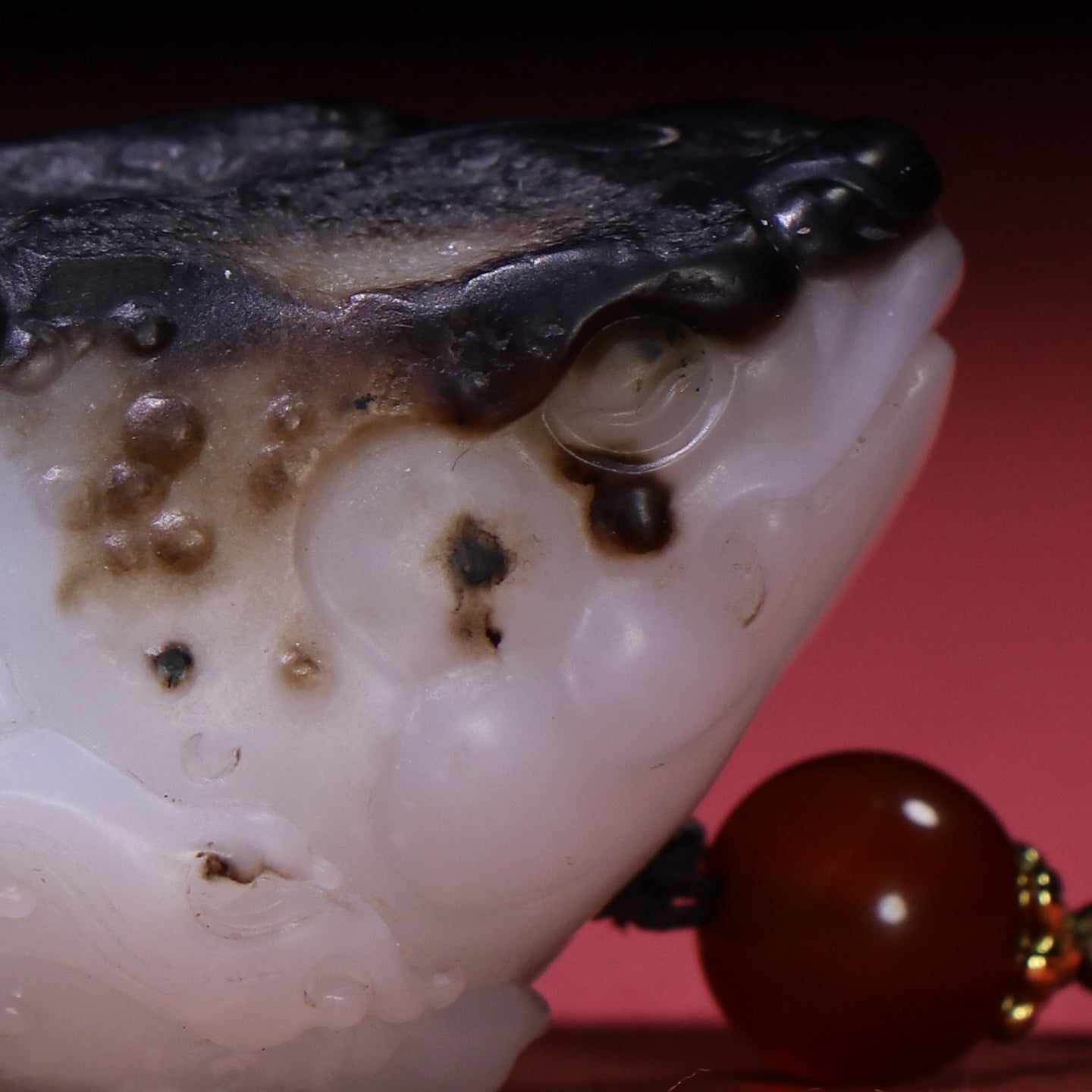 A0498 Superb Chinese Hetian Jade Hand Carved Fortune Toad Pendant/Statue