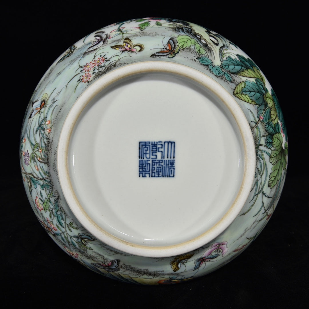 A0516 Chinese Famille Rose Flowers & Butterfly Design Porcelain Vase