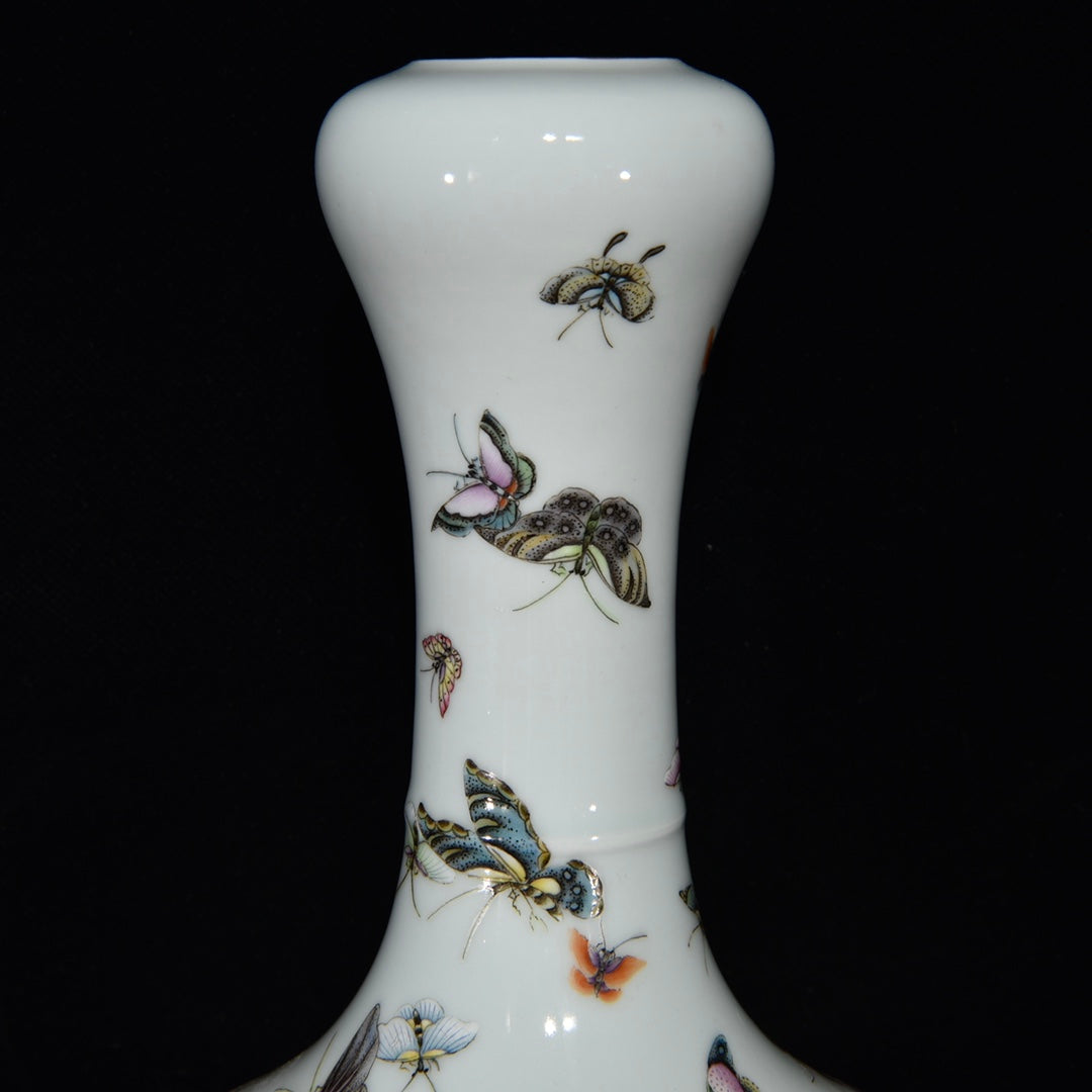 A0516 Chinese Famille Rose Flowers & Butterfly Design Porcelain Vase