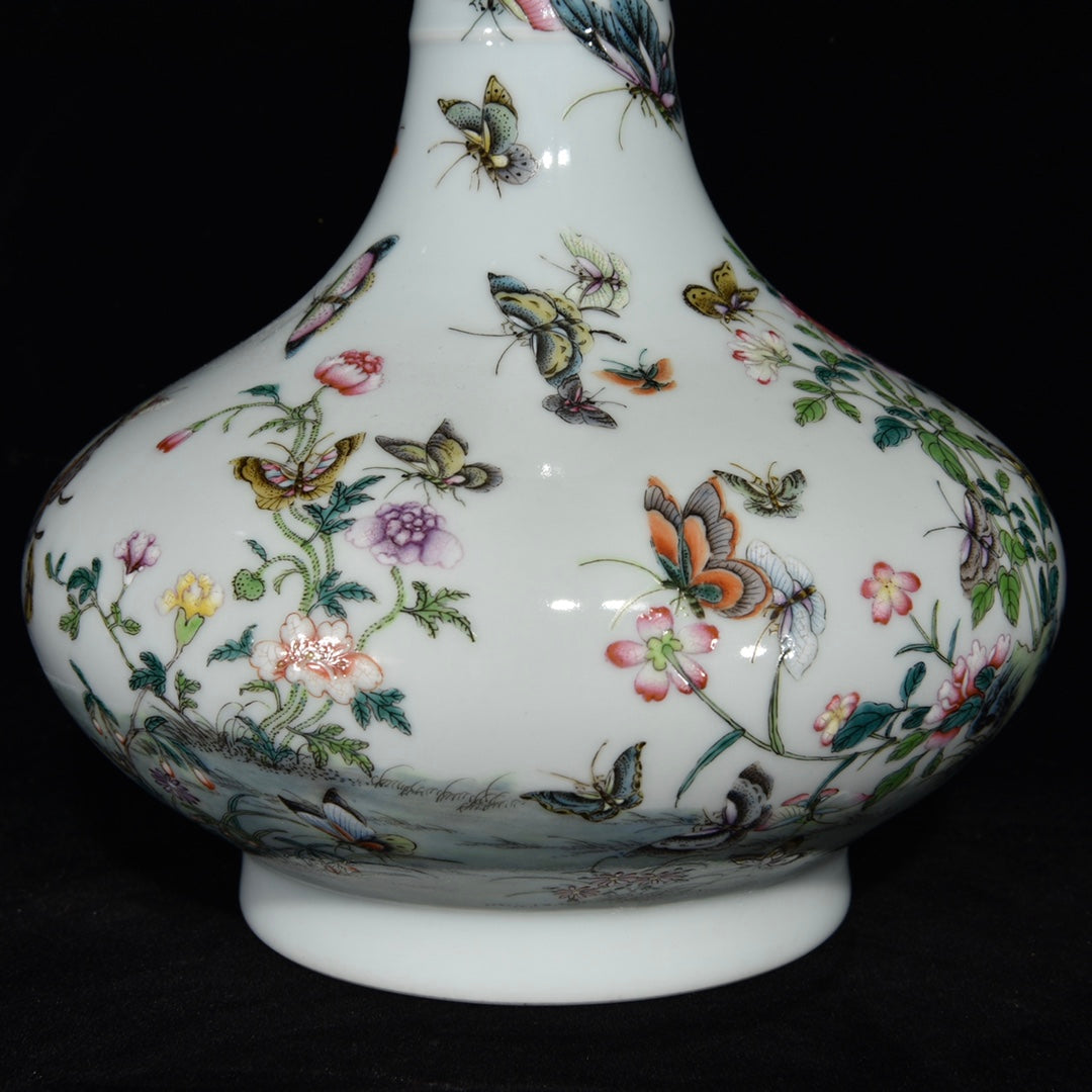 A0516 Chinese Famille Rose Flowers & Butterfly Design Porcelain Vase