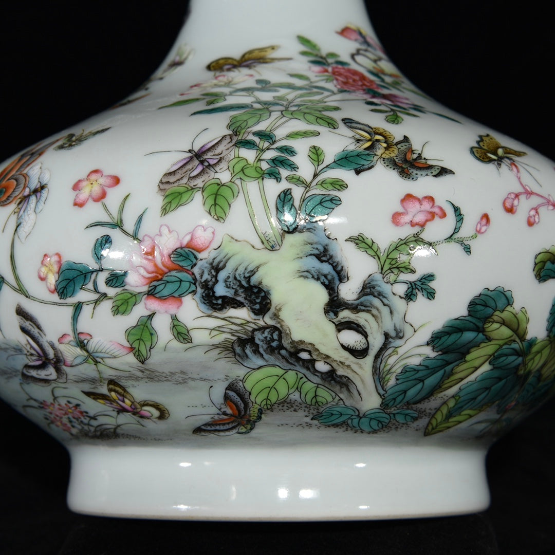 A0516 Chinese Famille Rose Flowers & Butterfly Design Porcelain Vase