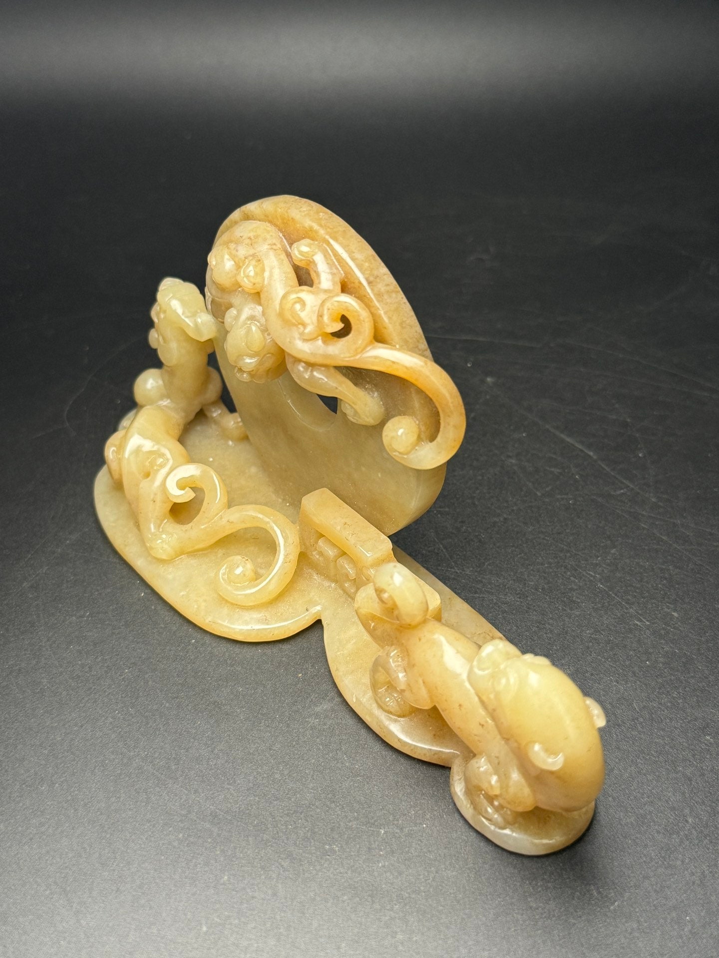 A0528 Vintage Chinese Hetian Jade Carved Chi Dragon Brush Pen Shelf