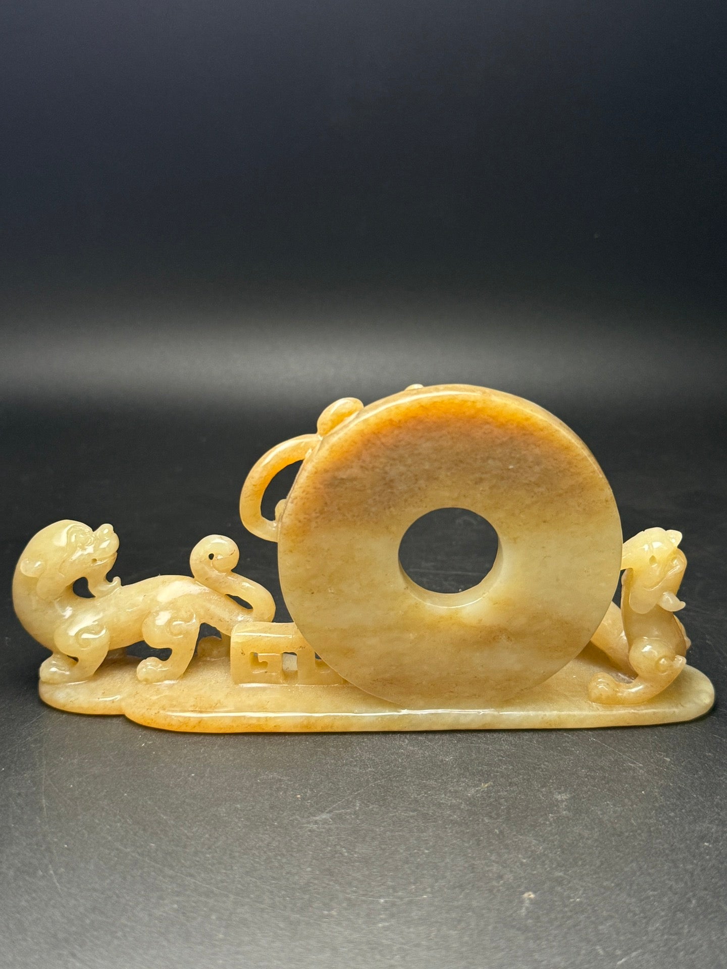 A0528 Vintage Chinese Hetian Jade Carved Chi Dragon Brush Pen Shelf