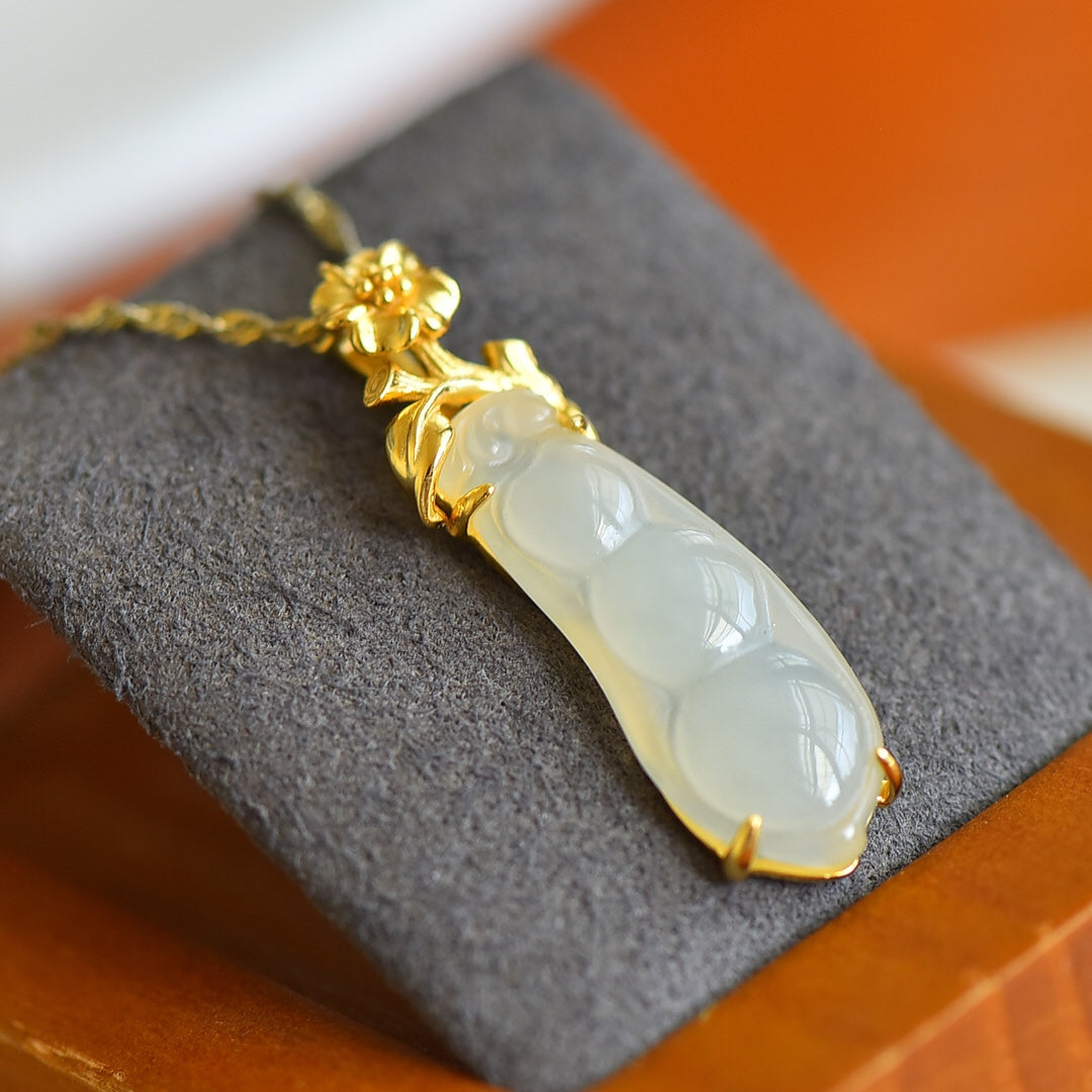 A0530 Chinese 925 Silver Plated Gilt Gold Inlay Hetian Jade Pea Pod Pendant