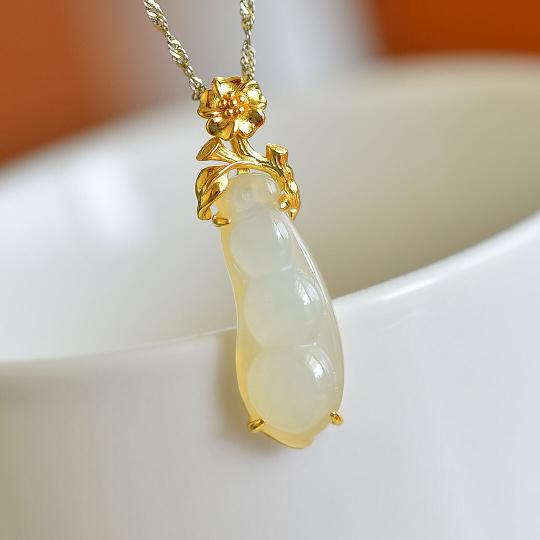 A0530 Chinese 925 Silver Plated Gilt Gold Inlay Hetian Jade Pea Pod Pendant