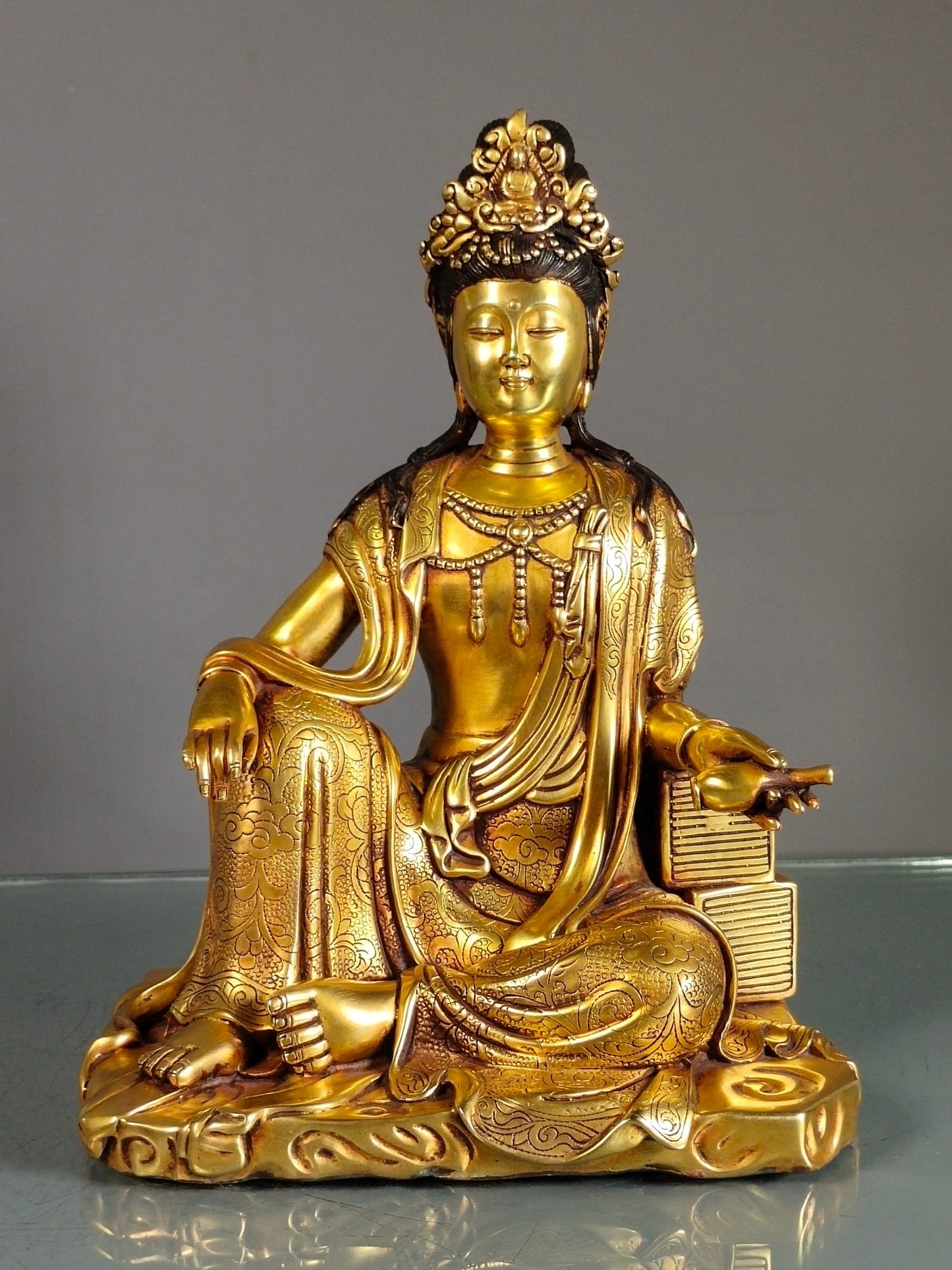 A0531 Superb Vintage Chinese Gilt Gold Copper Kwan-yin Statue
