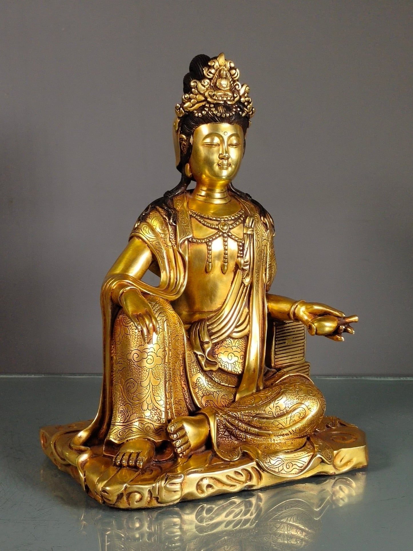 A0531 Superb Vintage Chinese Gilt Gold Copper Kwan-yin Statue