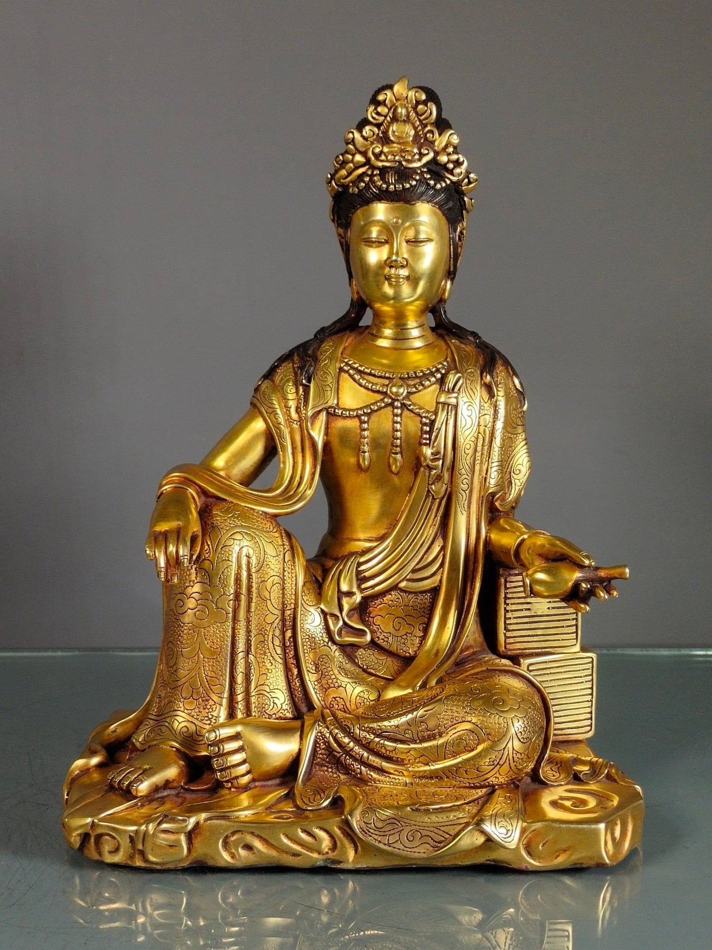 A0531 Superb Vintage Chinese Gilt Gold Copper Kwan-yin Statue